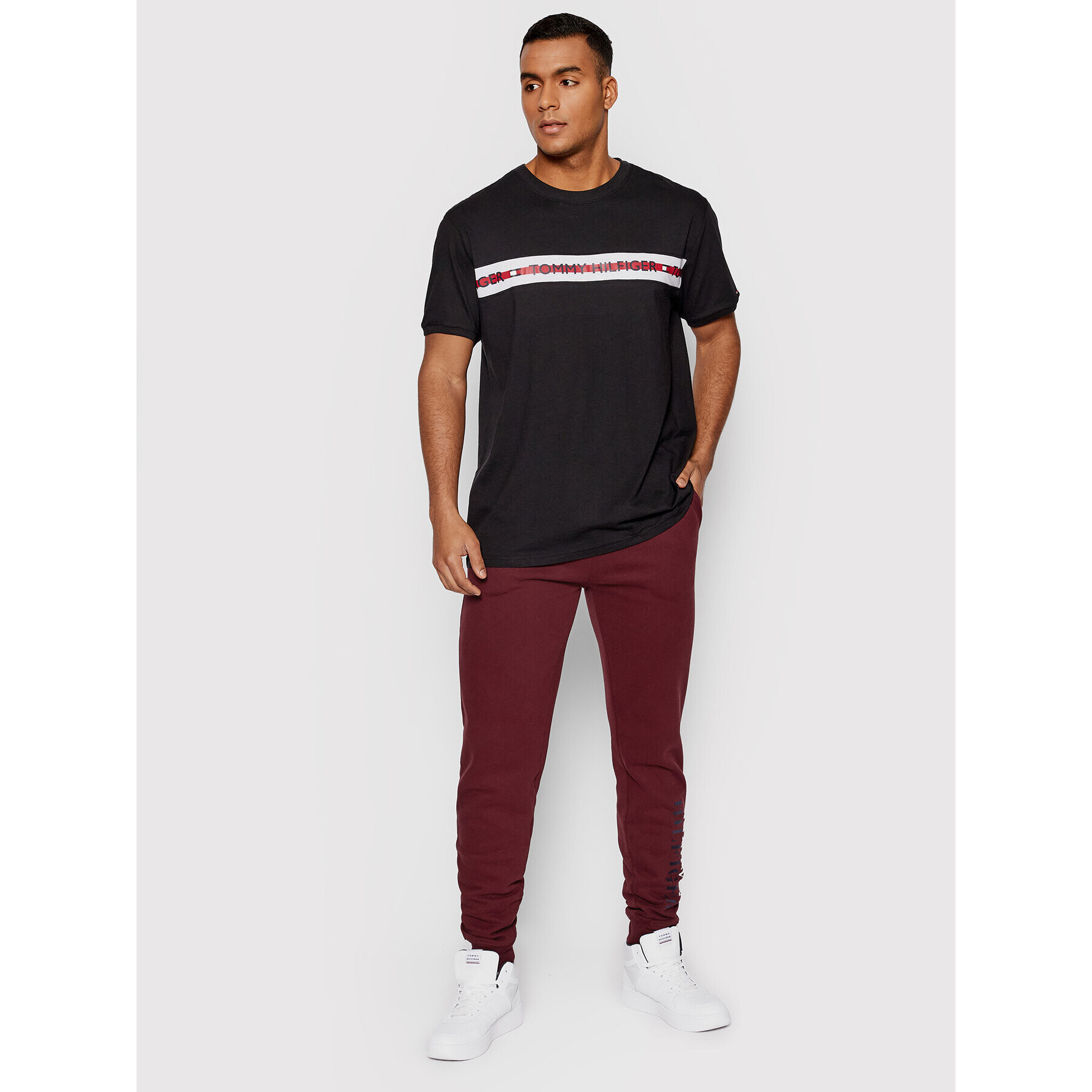 Tommy Hilfiger Tričko Tee Logo UM0UM01915 Čierna Regular Fit - Pepit.sk