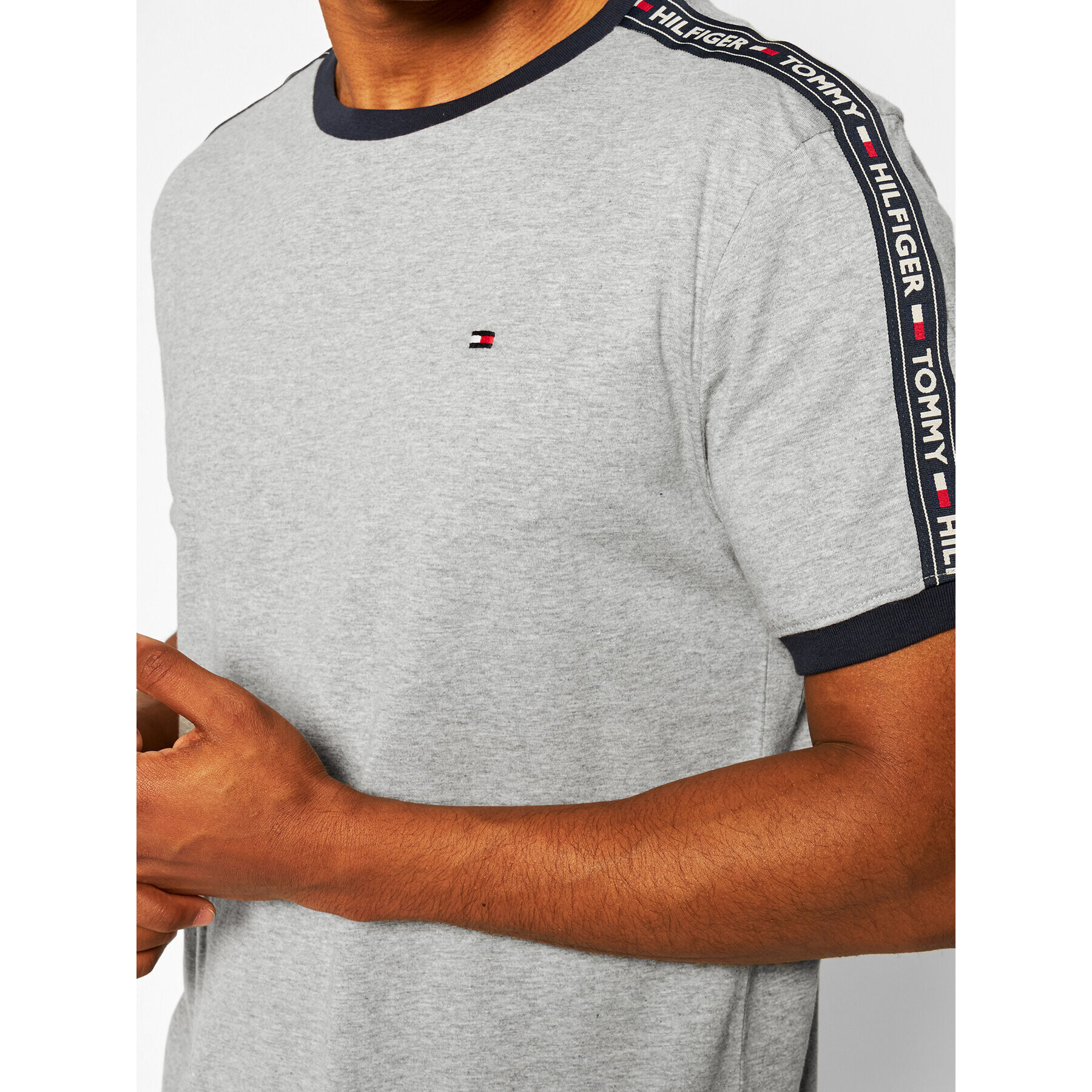 Tommy Hilfiger Tričko UM0UM00562 Sivá Regular Fit - Pepit.sk