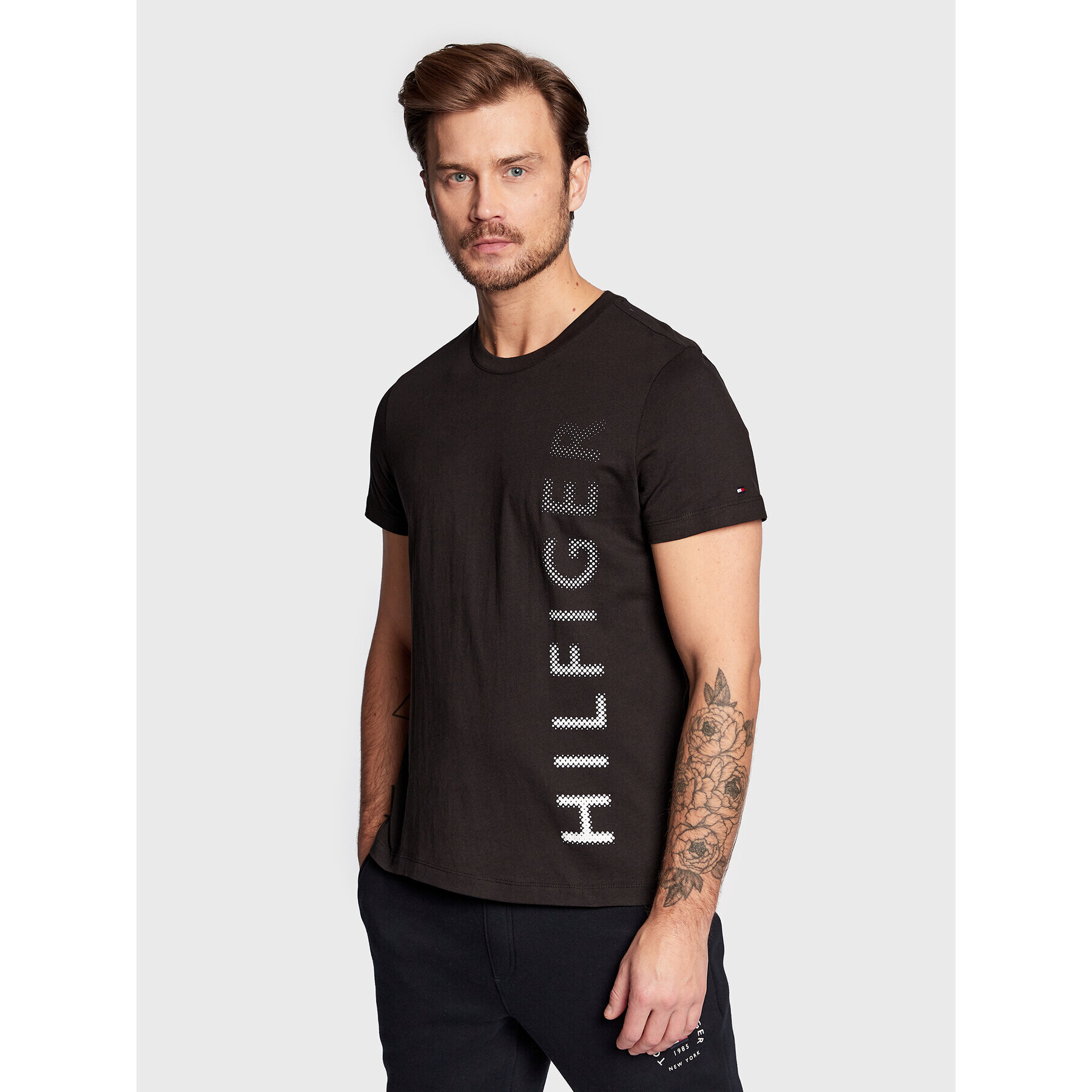 Tommy Hilfiger Tričko Vertical MW0MW29668 Čierna Slim Fit - Pepit.sk