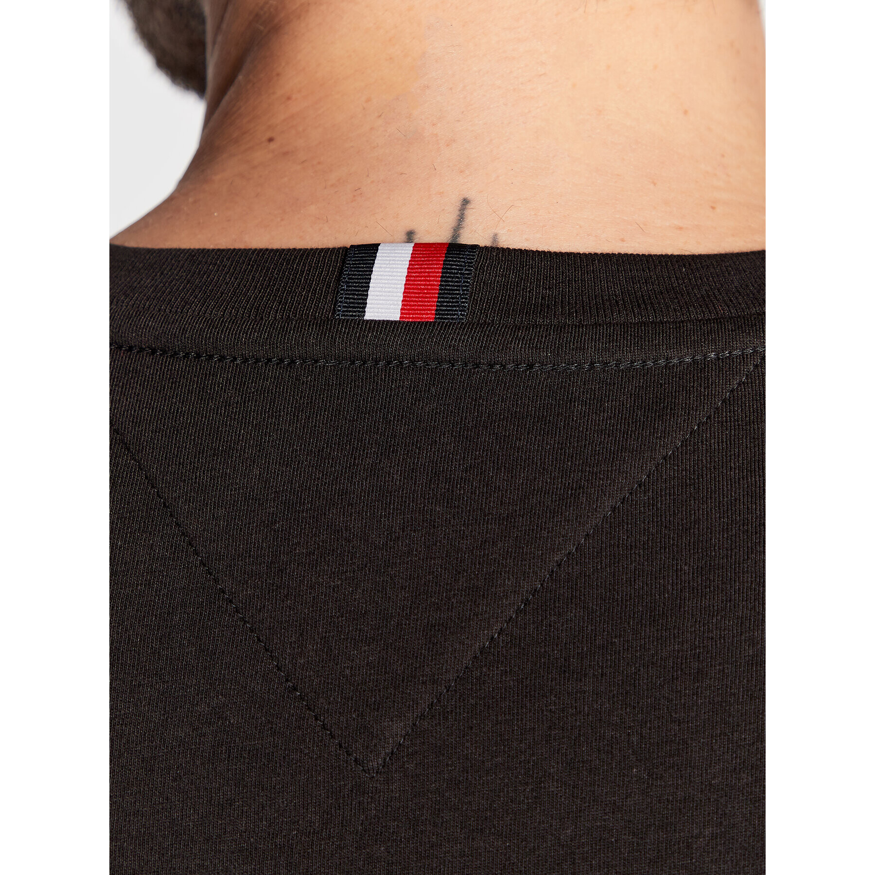 Tommy Hilfiger Tričko Vertical MW0MW29668 Čierna Slim Fit - Pepit.sk