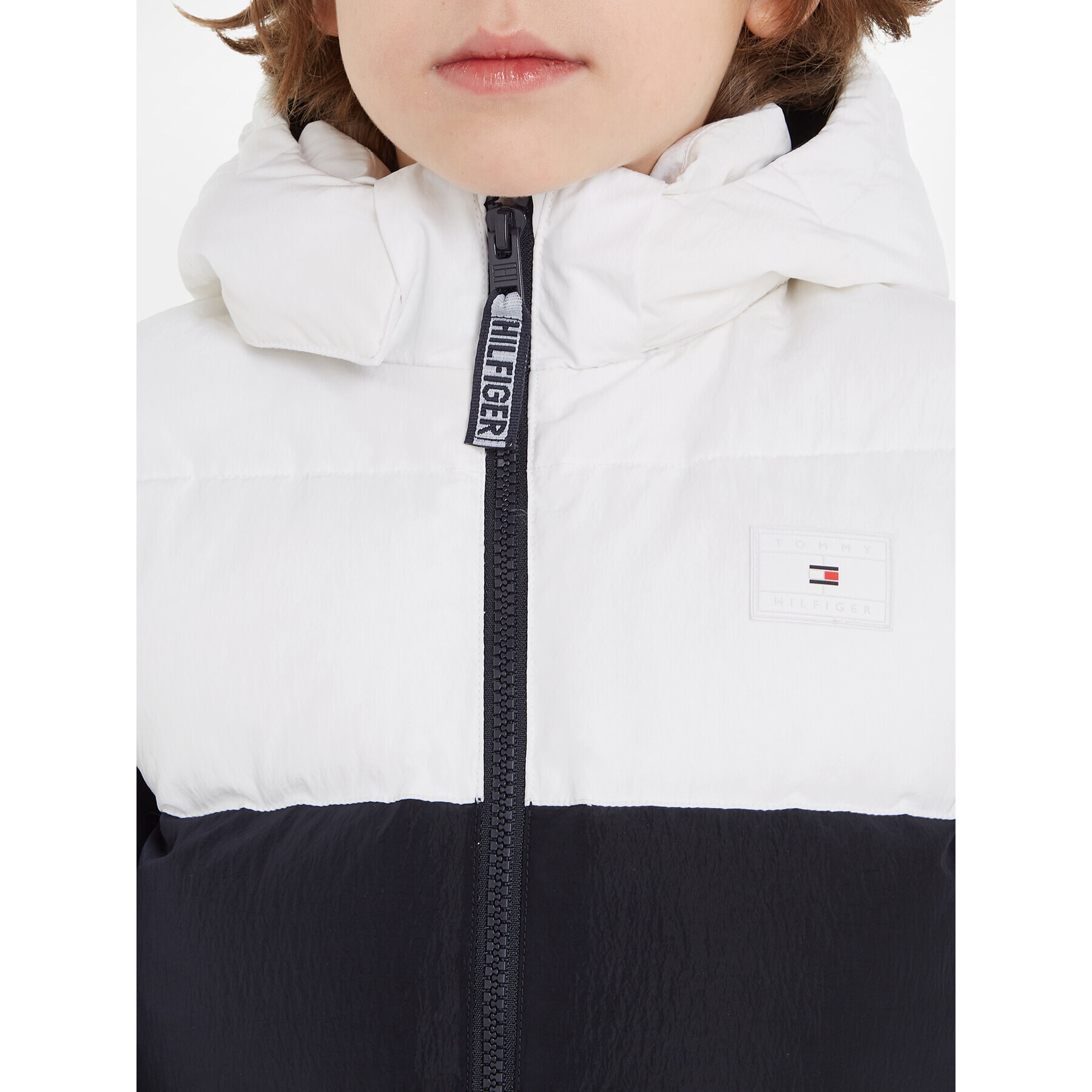 Tommy Hilfiger Vatovaná bunda Alaska KB0KB08601 D Farebná Regular Fit - Pepit.sk