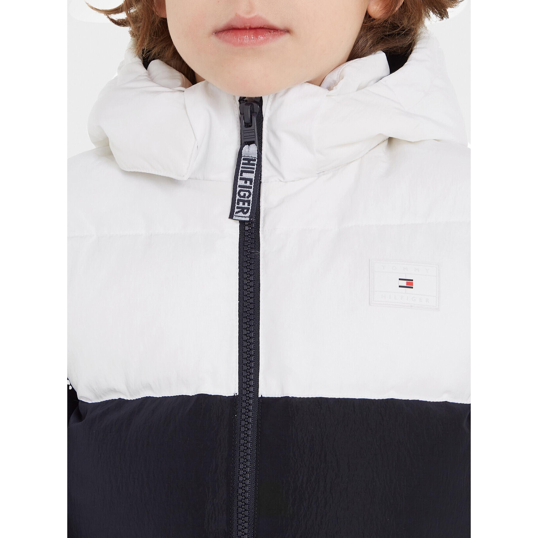 Tommy Hilfiger Vatovaná bunda Alaska KB0KB08601 M Farebná Regular Fit - Pepit.sk