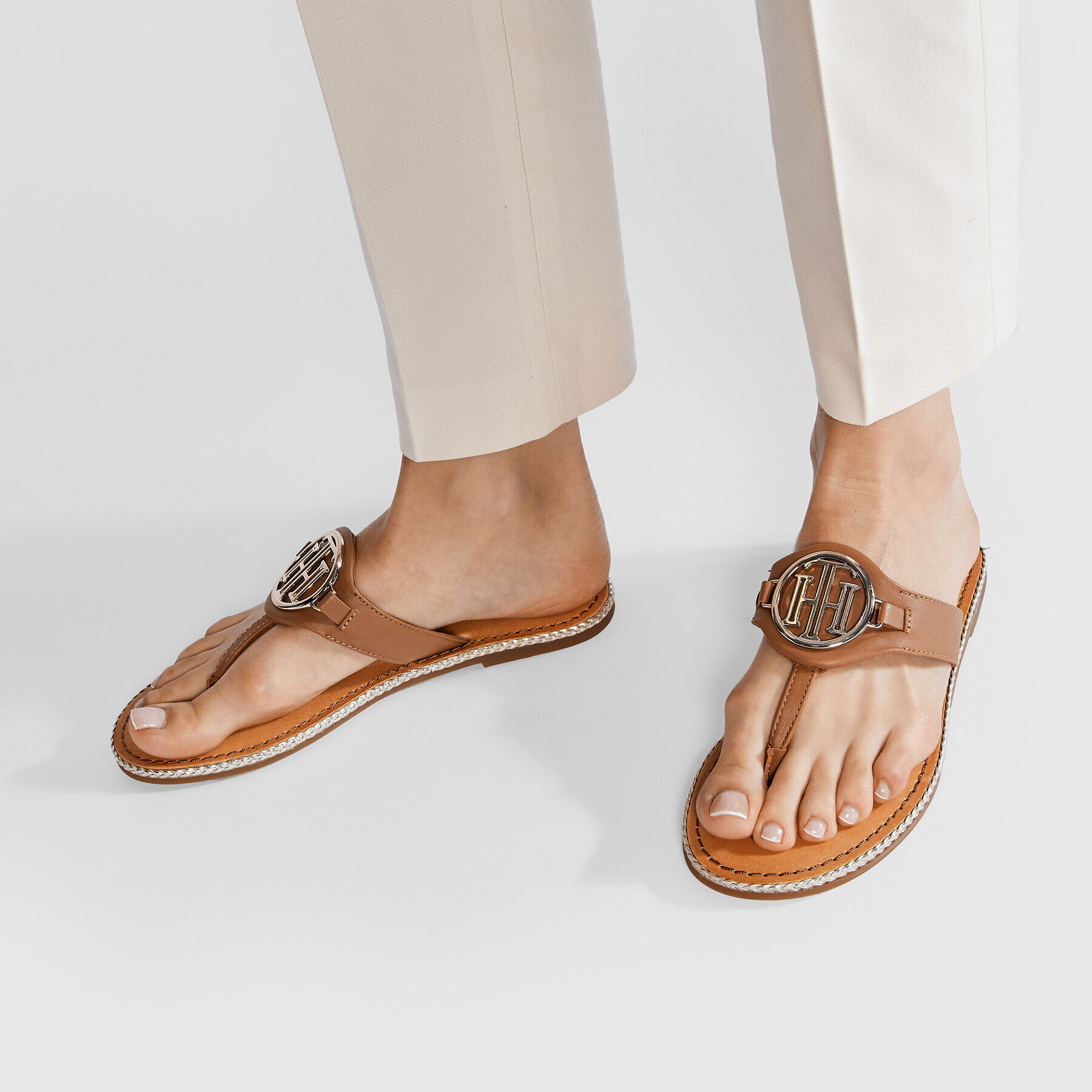 Tommy Hilfiger Žabky Essential Leather Flat Sandal FW0FW05620 Hnedá - Pepit.sk