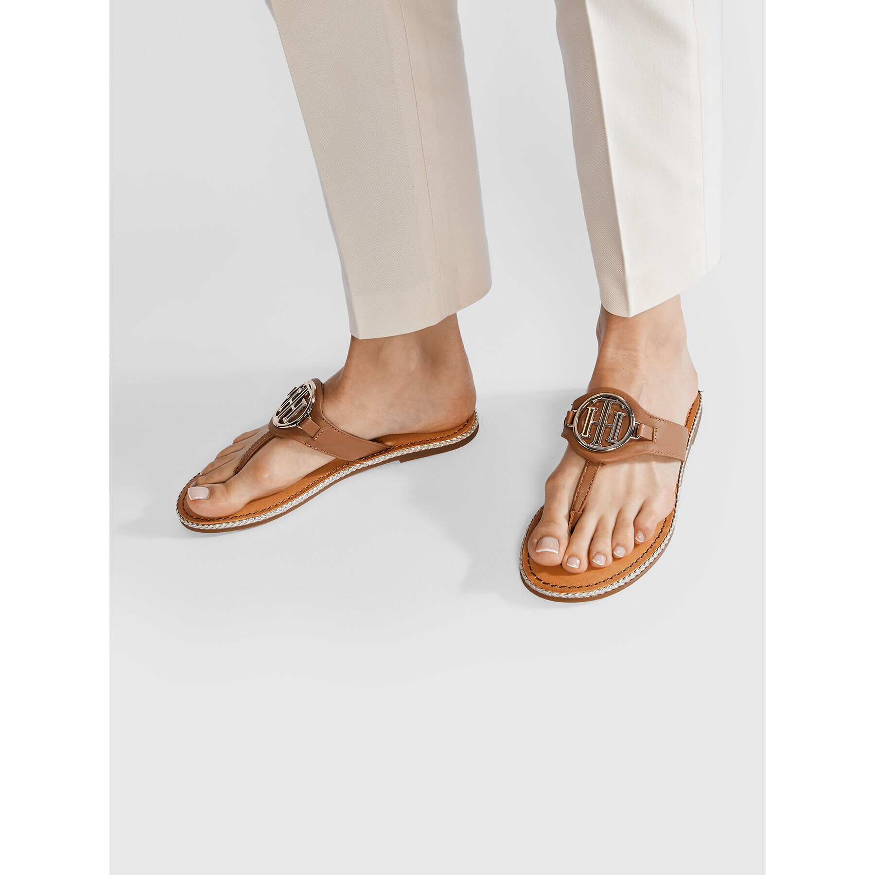 Tommy Hilfiger Žabky Essential Leather Flat Sandal FW0FW05620 Hnedá - Pepit.sk