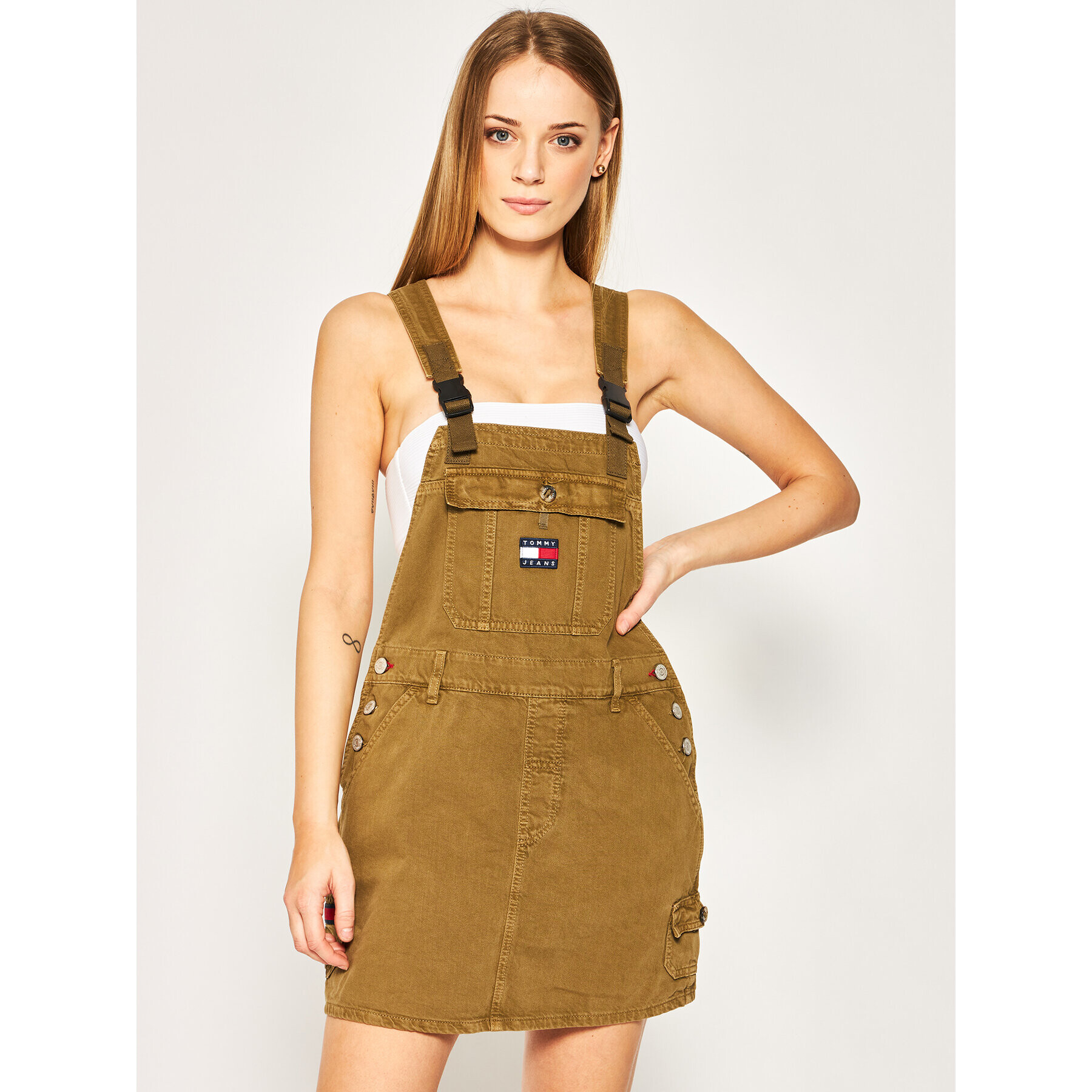 Tommy Jeans Džínsové šaty Dungaree DW0DW08137 Zelená Regular Fit - Pepit.sk