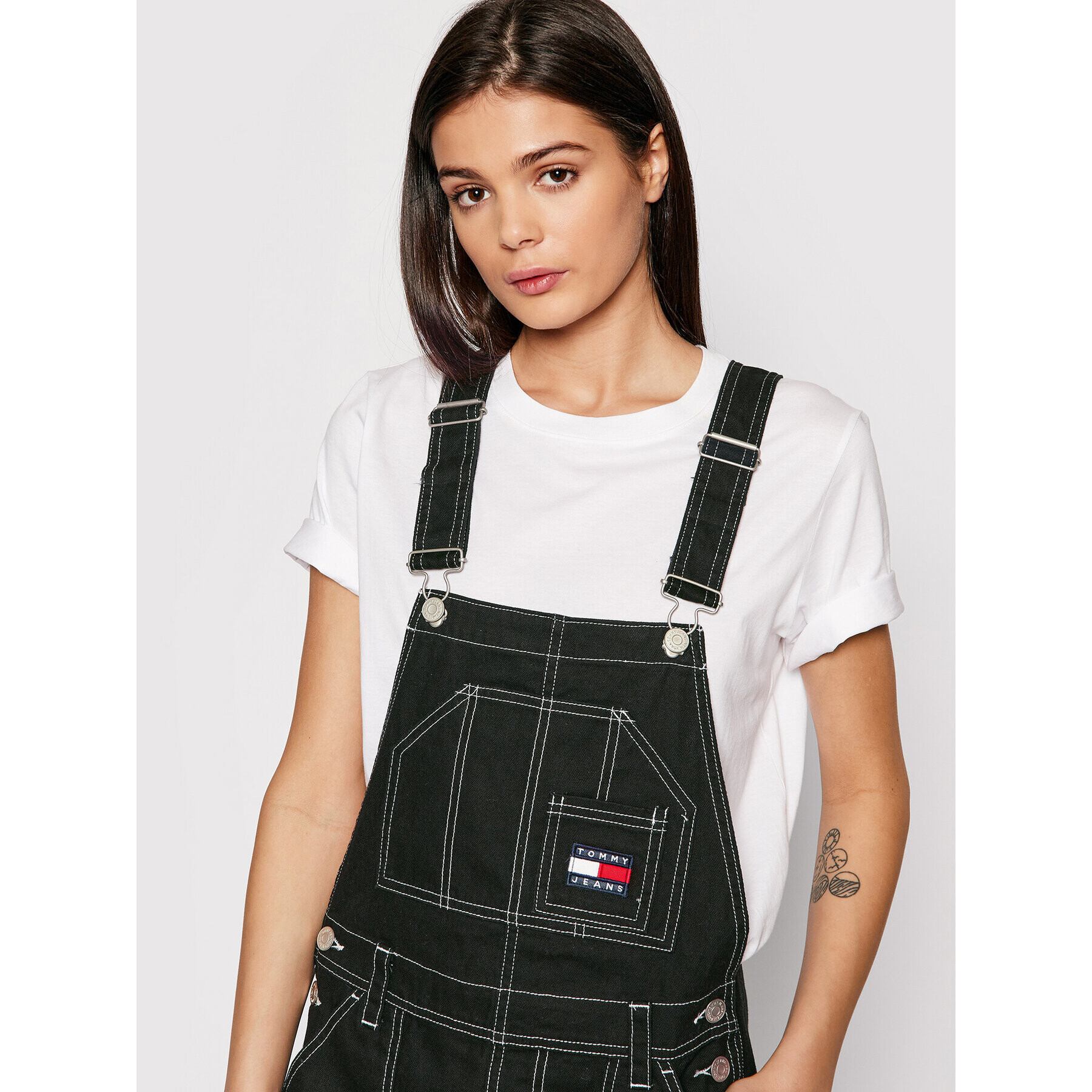 Tommy Jeans Džínsové šaty Stitch Dungaree DW0DW11858 Čierna Regular Fit - Pepit.sk