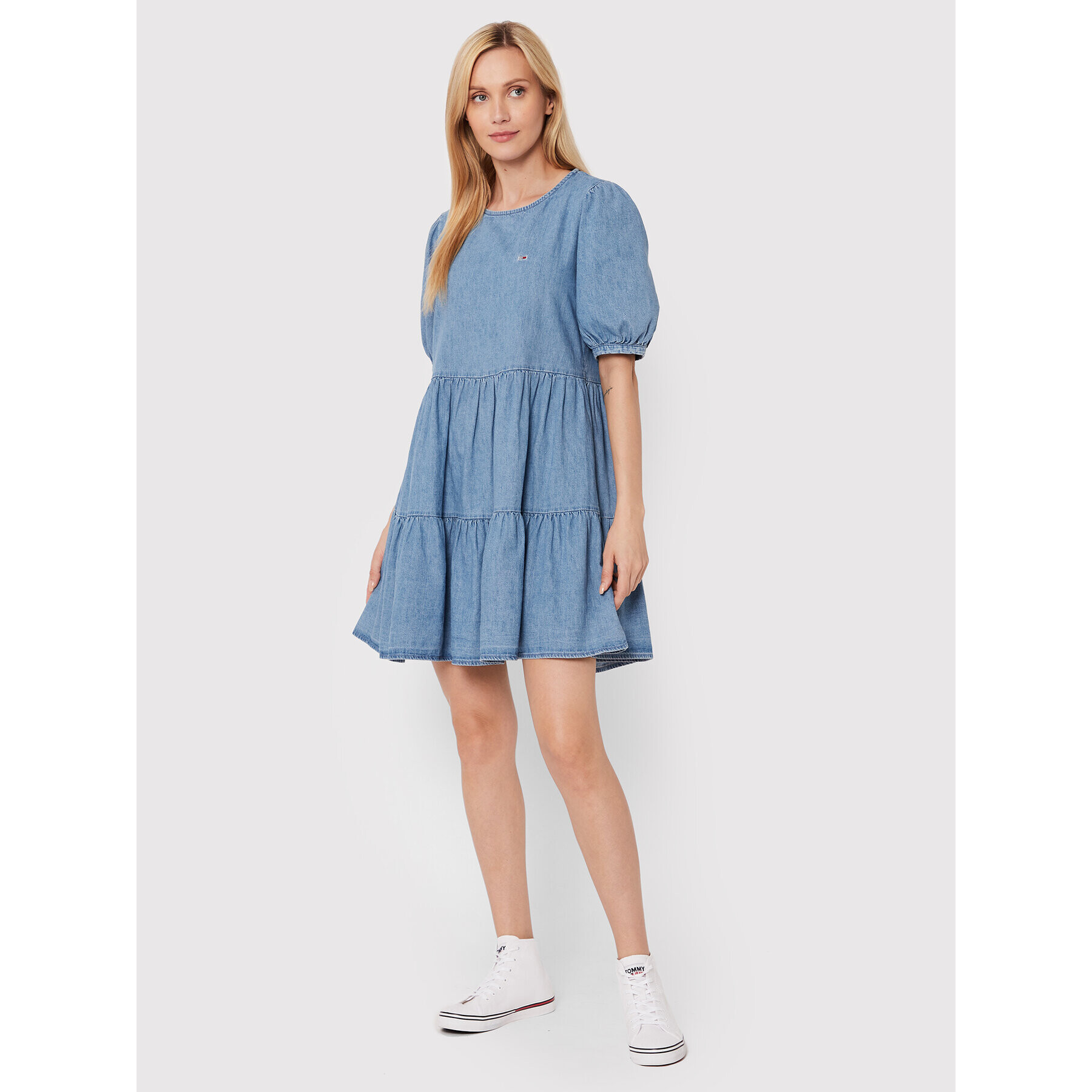 Tommy Jeans Džínsové šaty Tiered Chambray DW0DW13832 Modrá Regular Fit - Pepit.sk