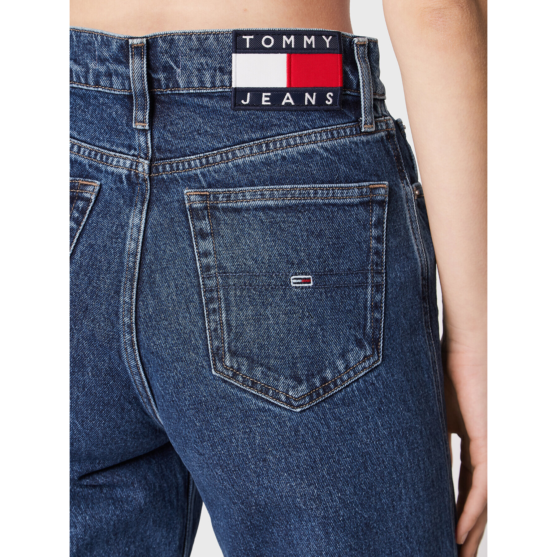 Tommy Jeans Džínsy Betsy DW0DW14089 Tmavomodrá Relaxed Fit - Pepit.sk