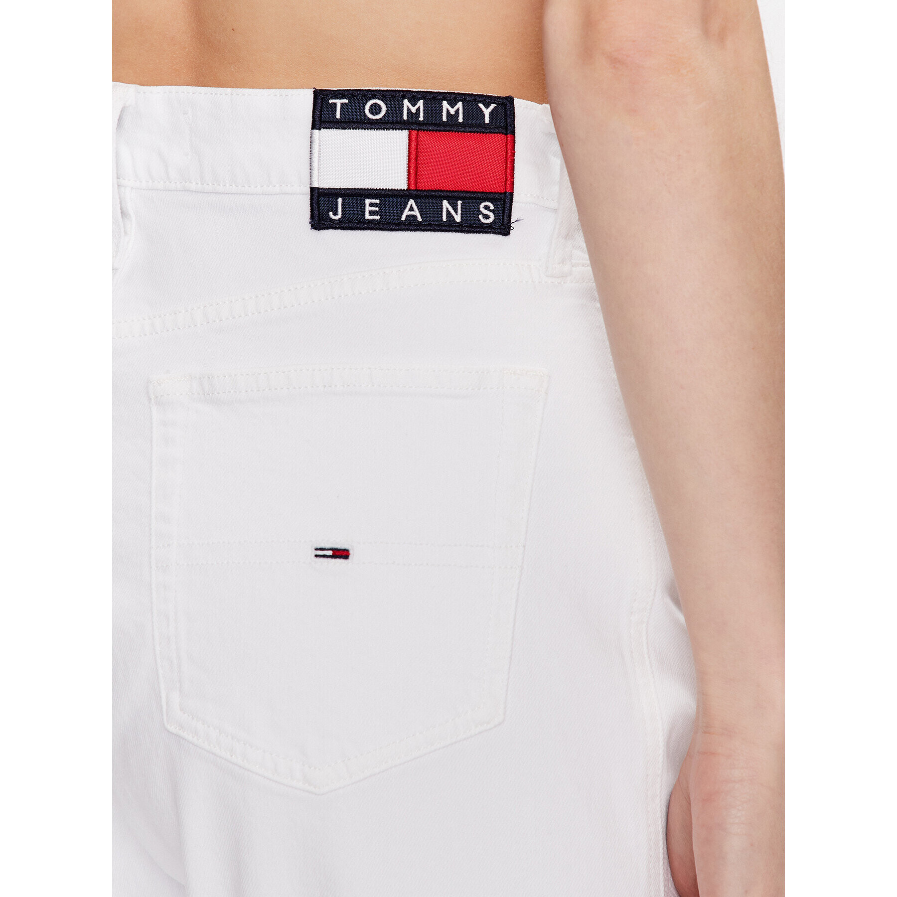 Tommy Jeans Džínsy Betsy DW0DW15520 Biela Loose Fit - Pepit.sk