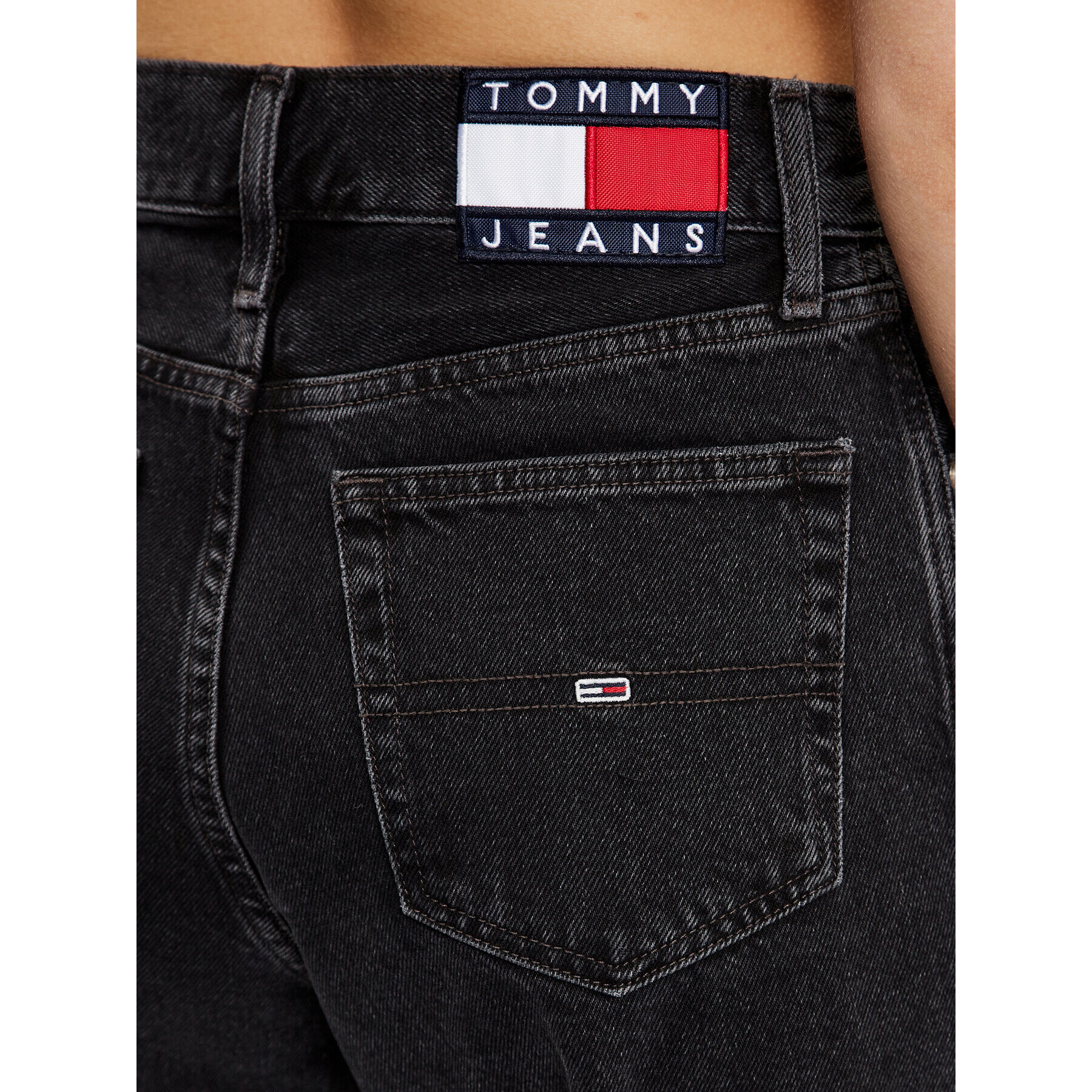 Tommy Jeans Džínsy DW0DW15990 Čierna Relaxed Fit - Pepit.sk