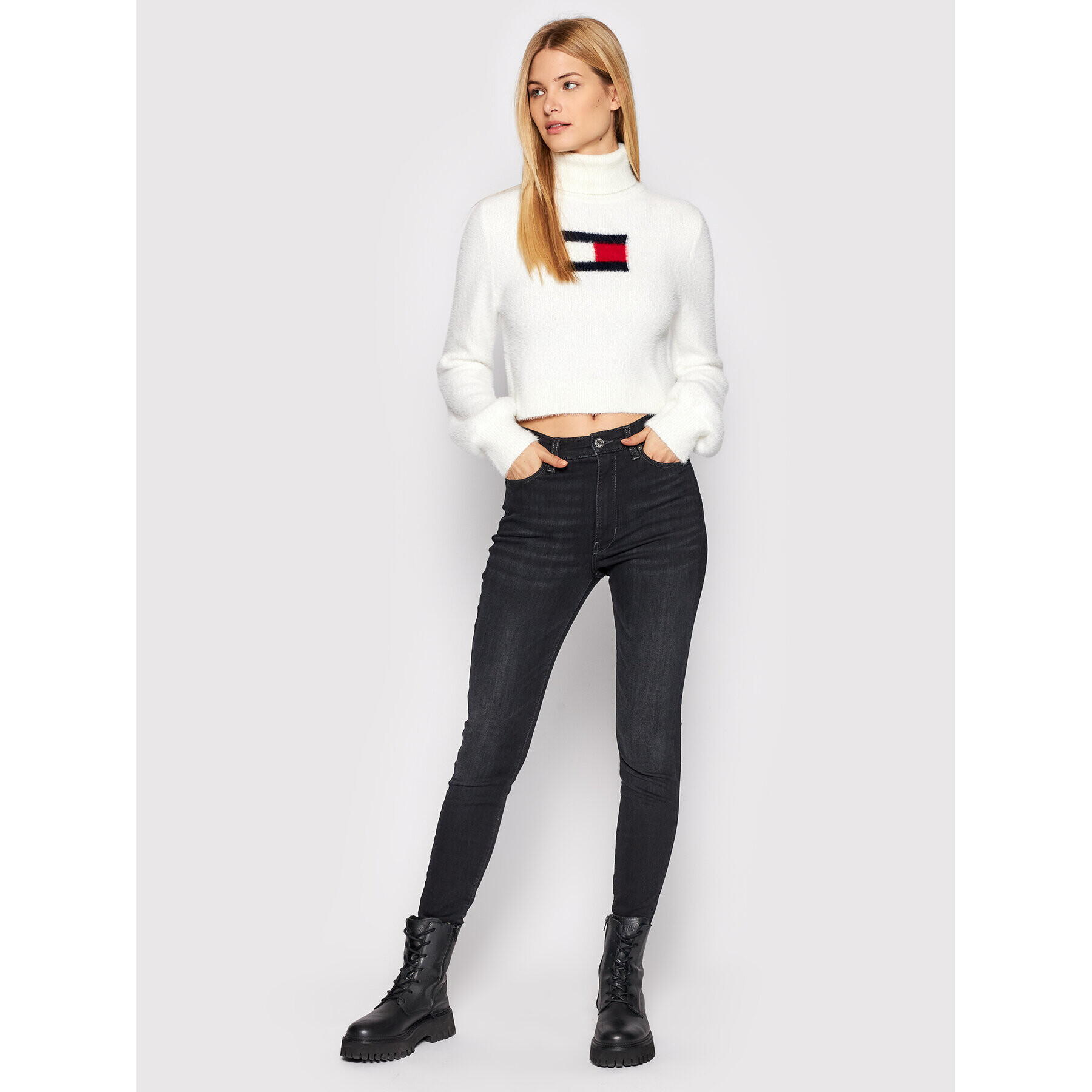 Tommy Jeans Rolák Furry Flag DW0DW11719 Biela Cropped Fit - Pepit.sk