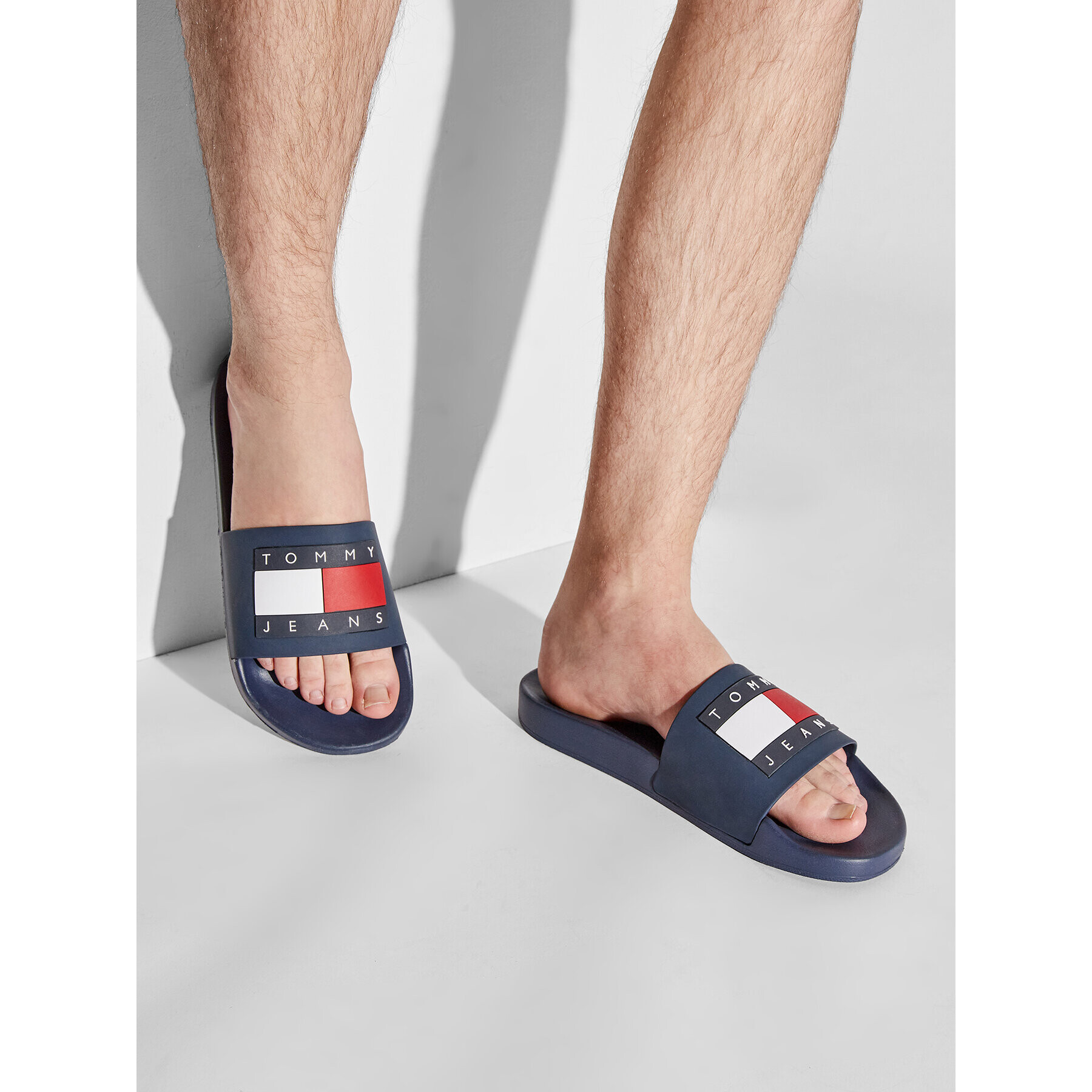 Tommy Jeans Šľapky Mens Flag Pool Slide EM0EM01021 Tmavomodrá - Pepit.sk