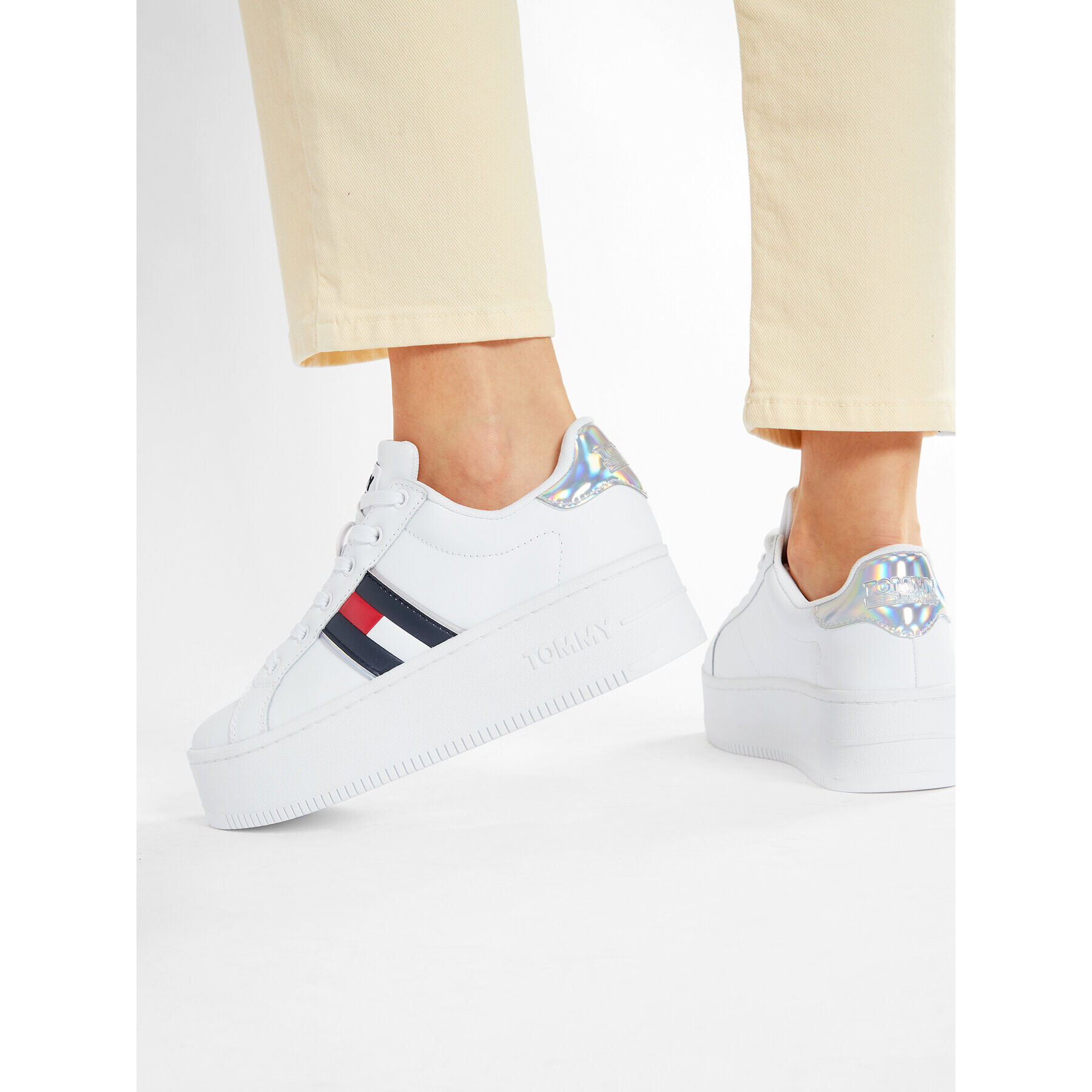 Tommy Jeans Sneakersy Iridescent Iconic Sneaker Biela - Pepit.sk