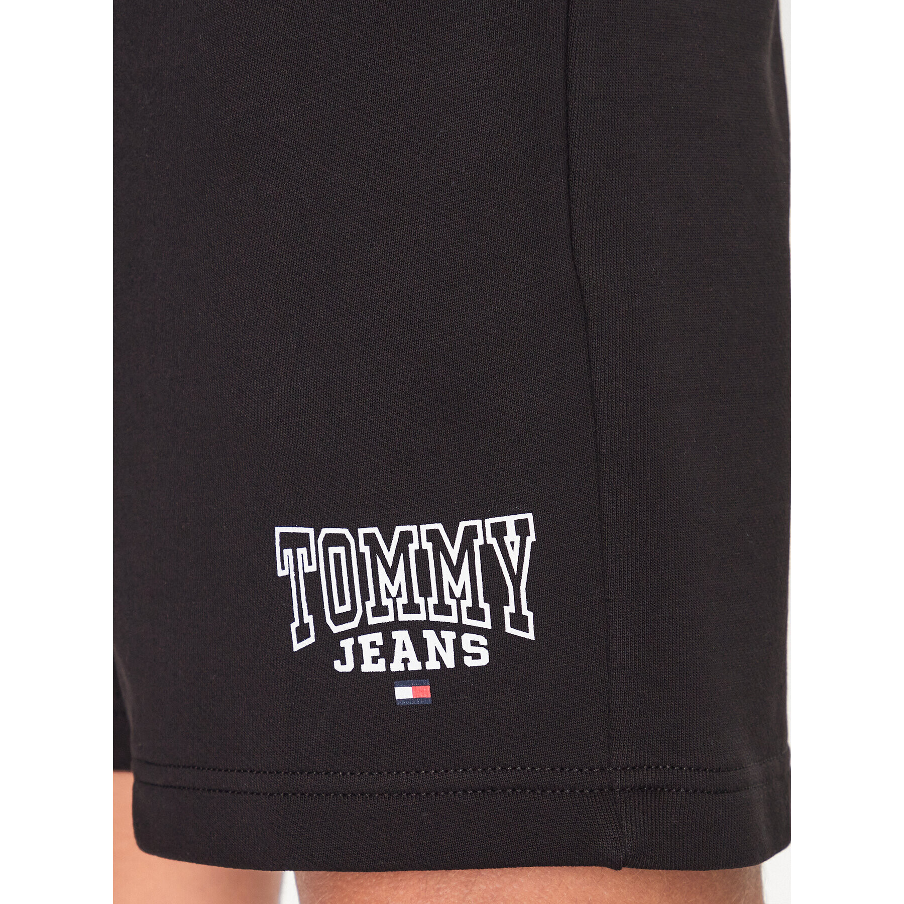 Tommy Jeans Športové kraťasy Entry Price Beach DM0DM16876 Čierna Regular Fit - Pepit.sk