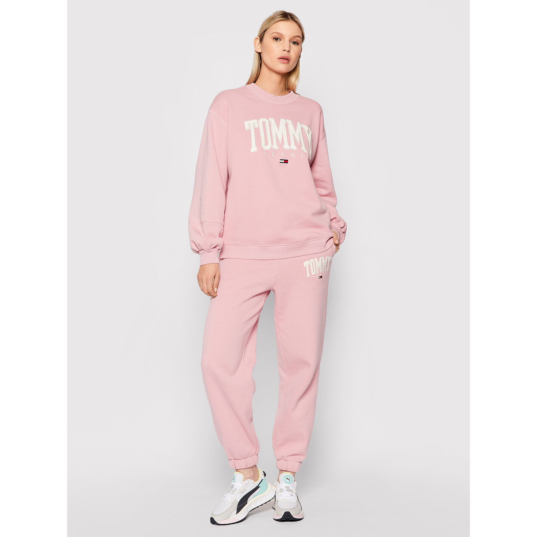 Tommy Jeans Teplákové nohavice Collegiate DW0DW12107 Ružová Regular Fit - Pepit.sk