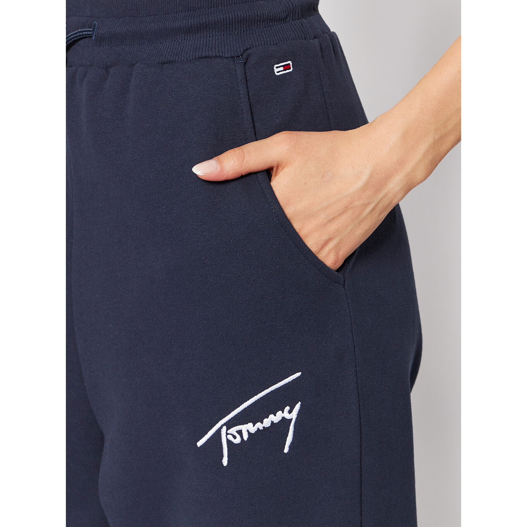 Tommy Jeans Teplákové nohavice Signature DW0DW11886 Tmavomodrá Relaxed Fit - Pepit.sk