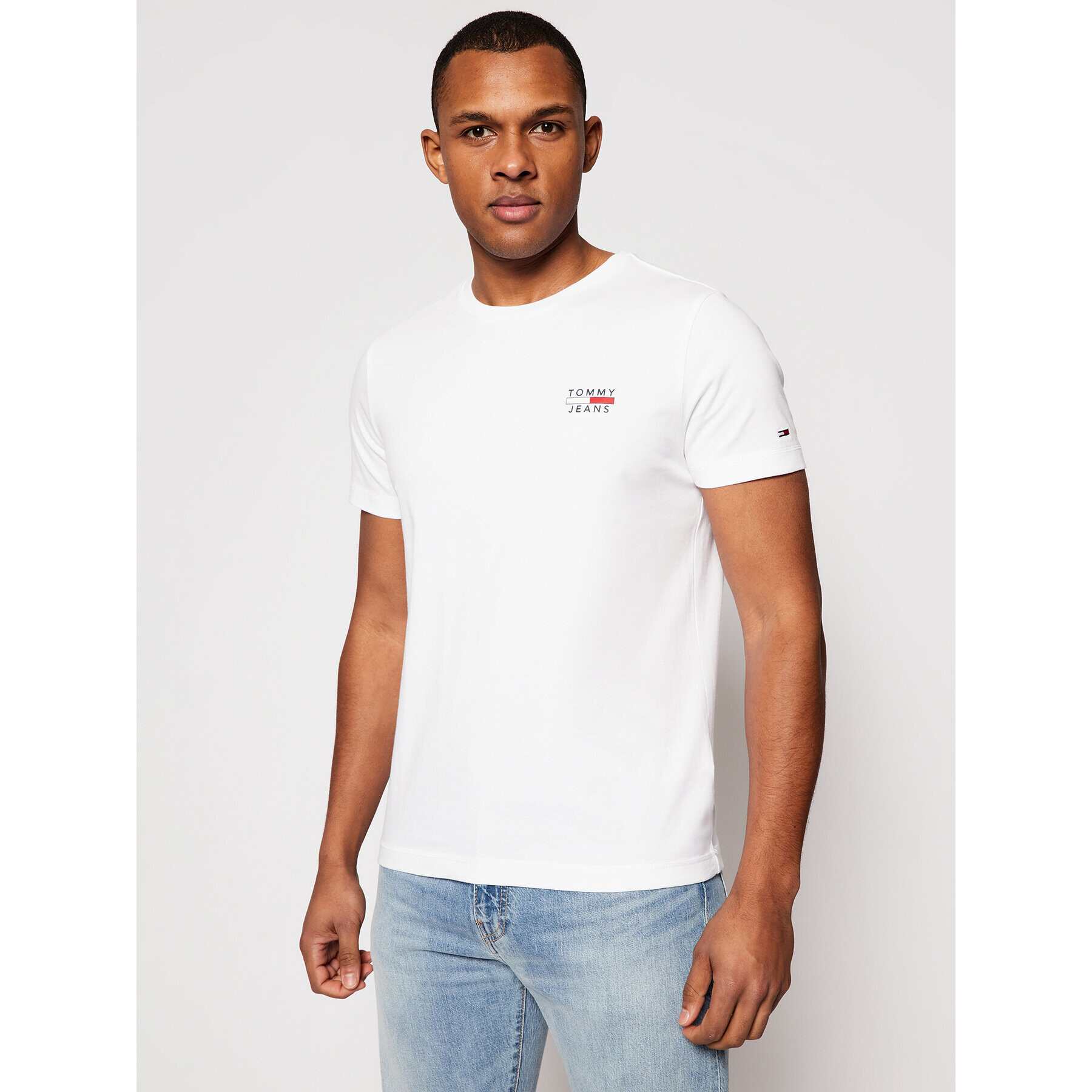 Tommy Jeans Tričko Chest Logo DM0DM10099 Biela Slim Fit - Pepit.sk