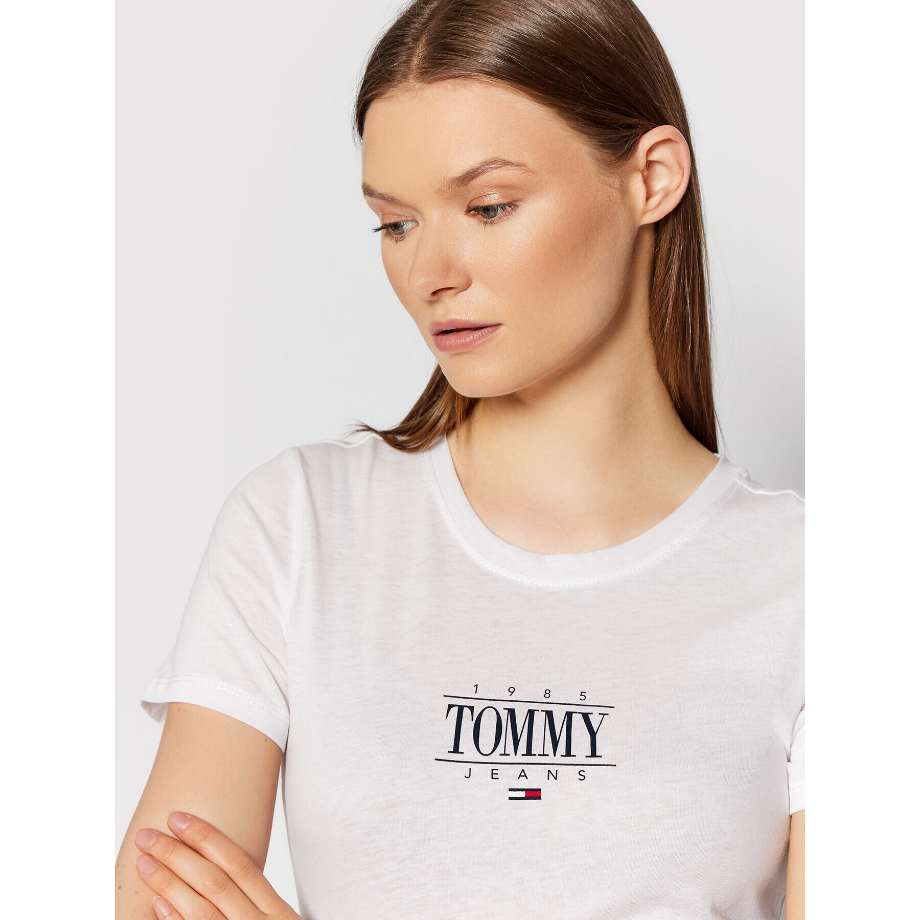 Tommy Jeans Tričko Essenstial Logo DW0DW11239 Biela Skinny Fit - Pepit.sk