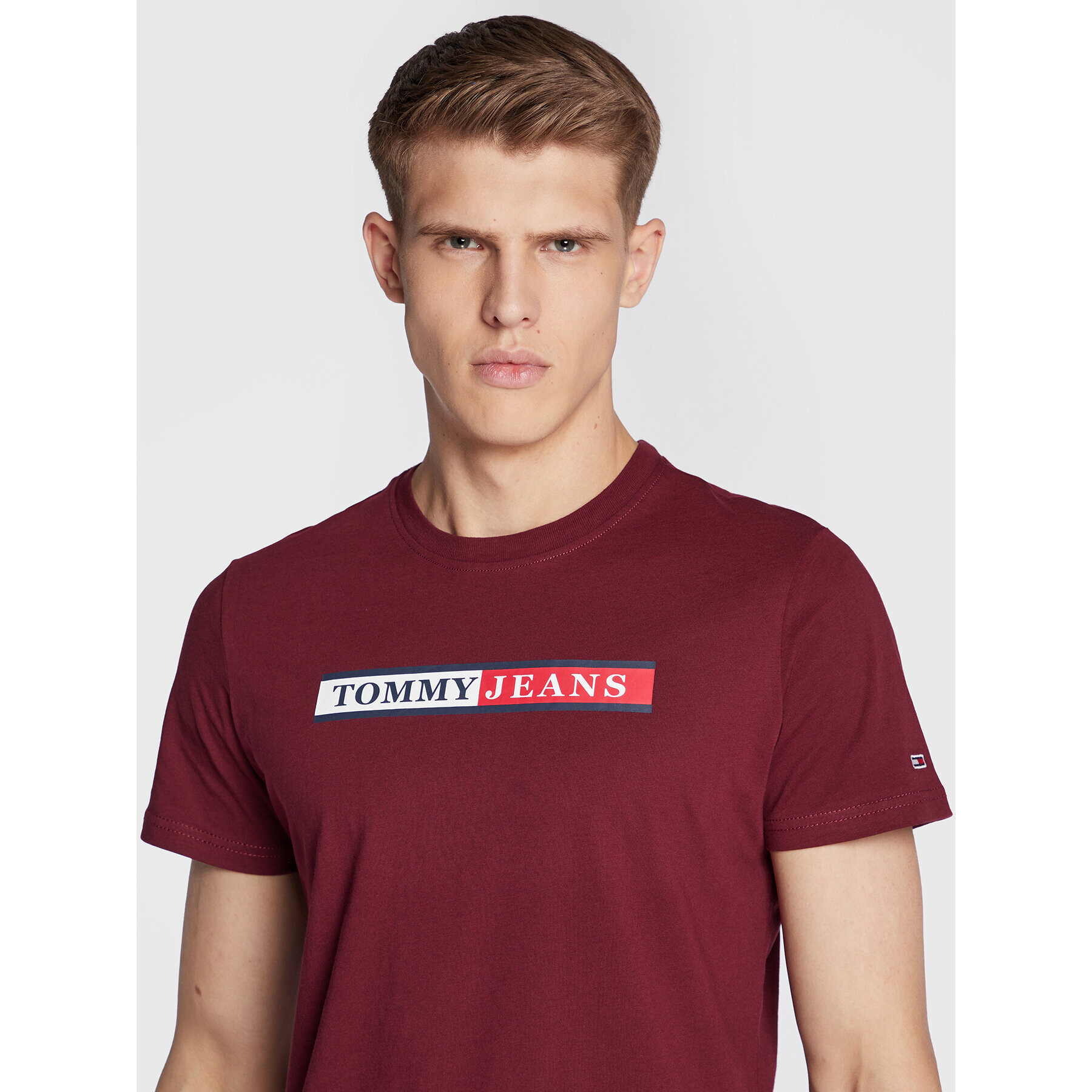 Tommy Jeans Tričko Essential DM0DM14979 Bordová Slim Fit - Pepit.sk