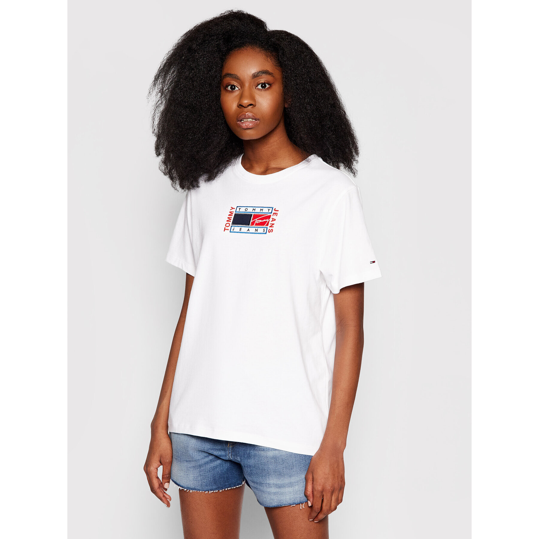 Tommy Jeans Tričko Timeless Flag DW0DW09924 Biela Relaxed Fit - Pepit.sk