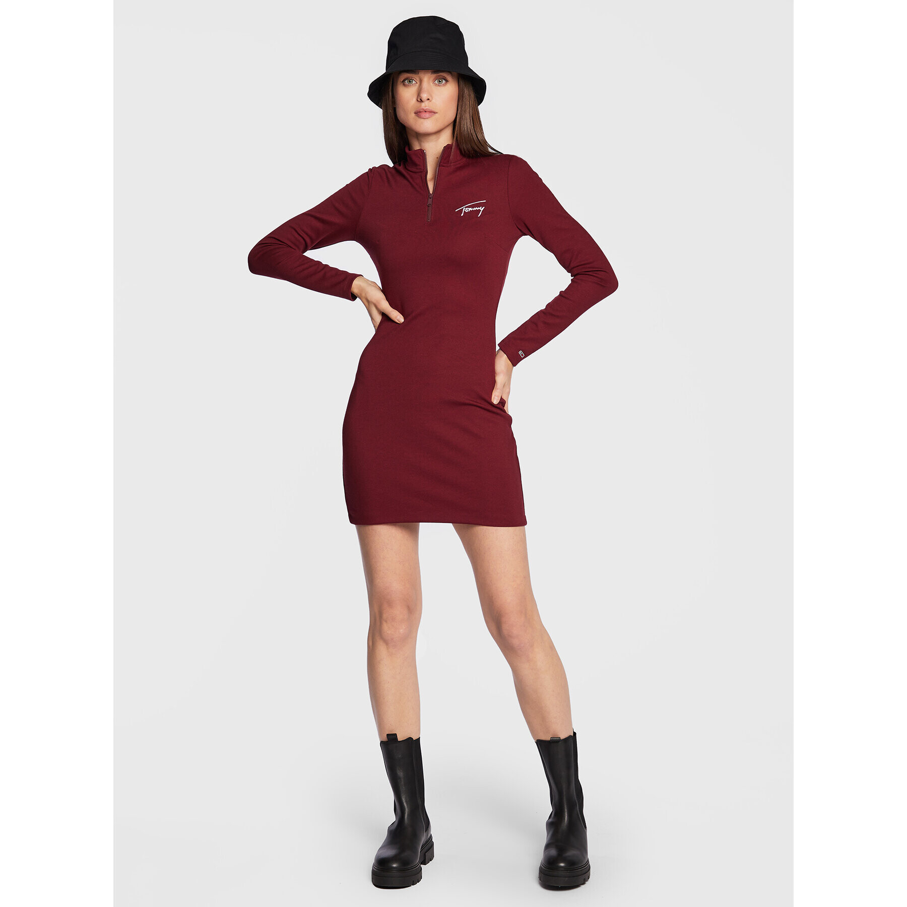 Tommy Jeans Úpletové šaty Signature Bodycon DW0DW14386 Bordová Slim Fit - Pepit.sk