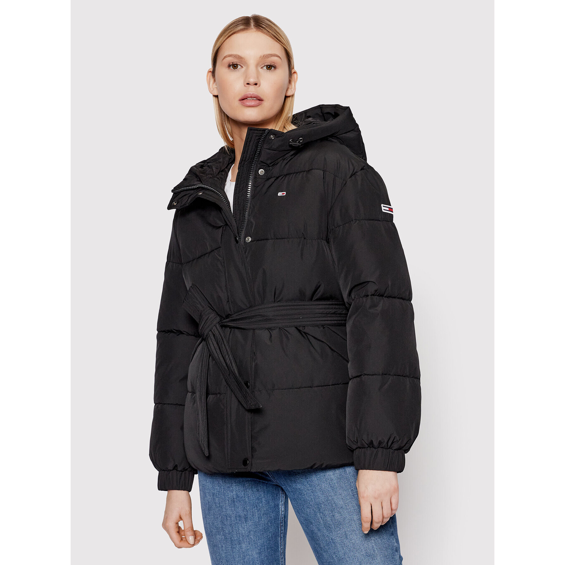 Tommy Jeans Vatovaná bunda Belted Puffer DW0DW11101 Čierna Regular Fit - Pepit.sk