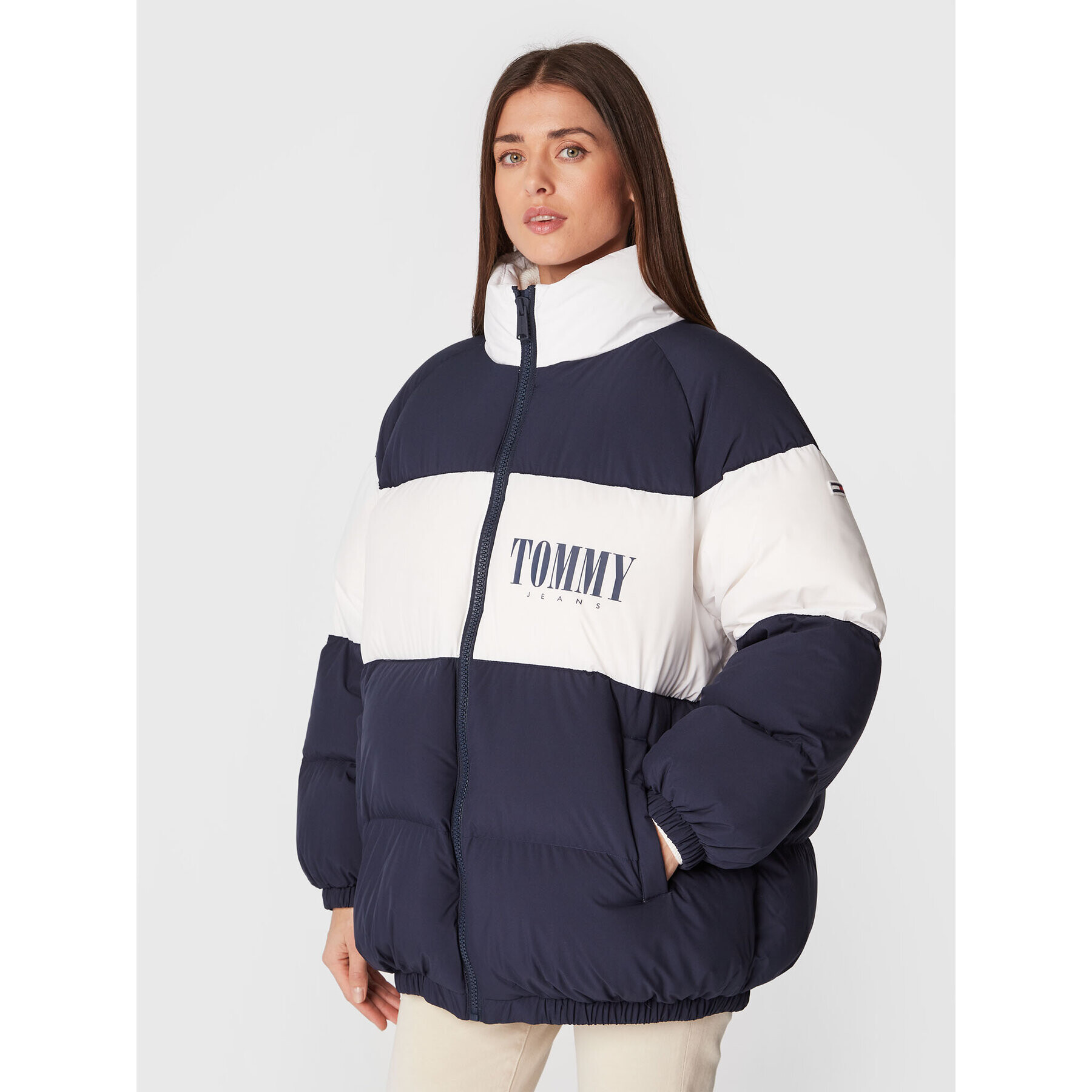 Tommy Jeans Vatovaná bunda Fashion DW0DW14306 Tmavomodrá Oversize - Pepit.sk