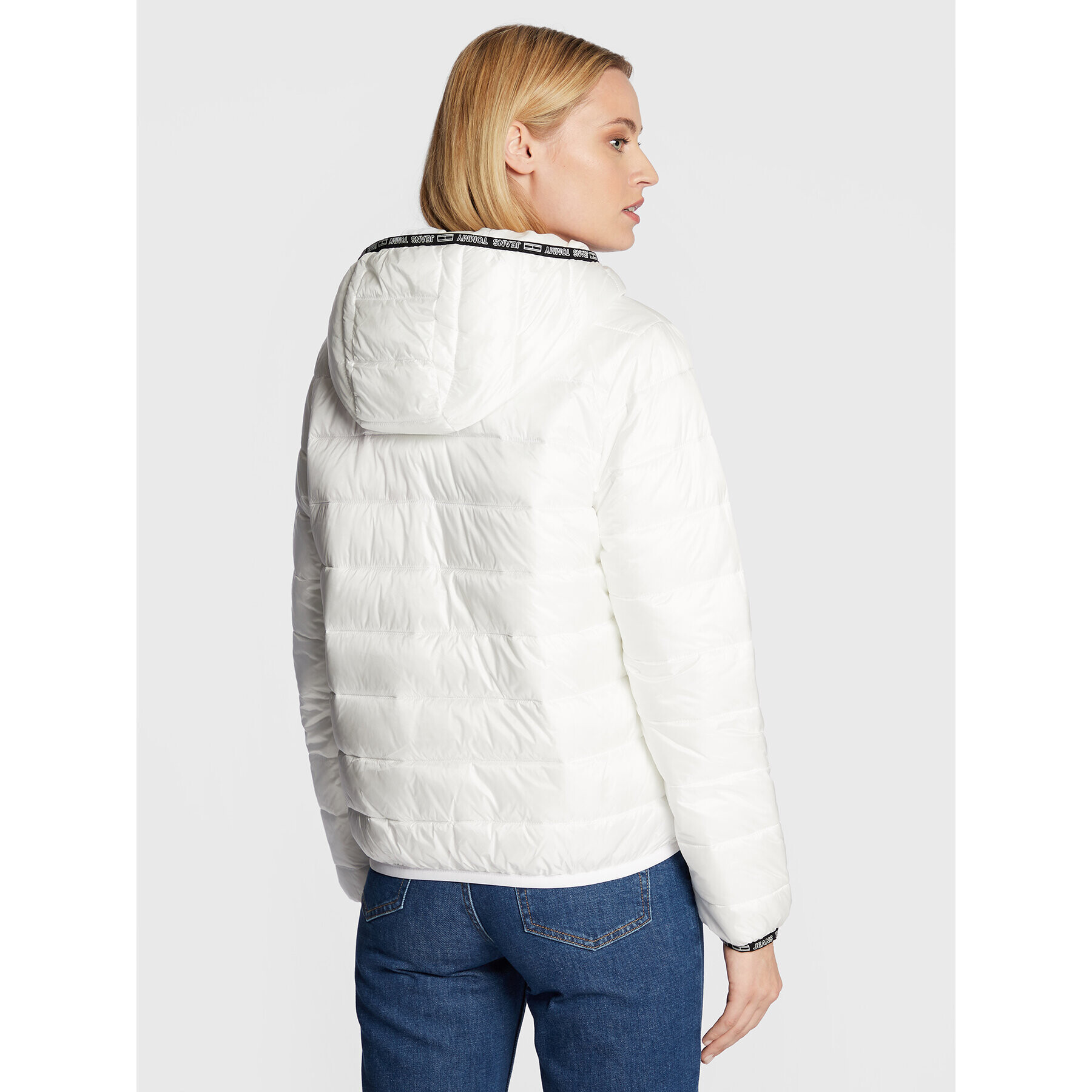 Tommy Jeans Vatovaná bunda Quilted Tape DW0DW09350 Biela Relaxed Fit - Pepit.sk