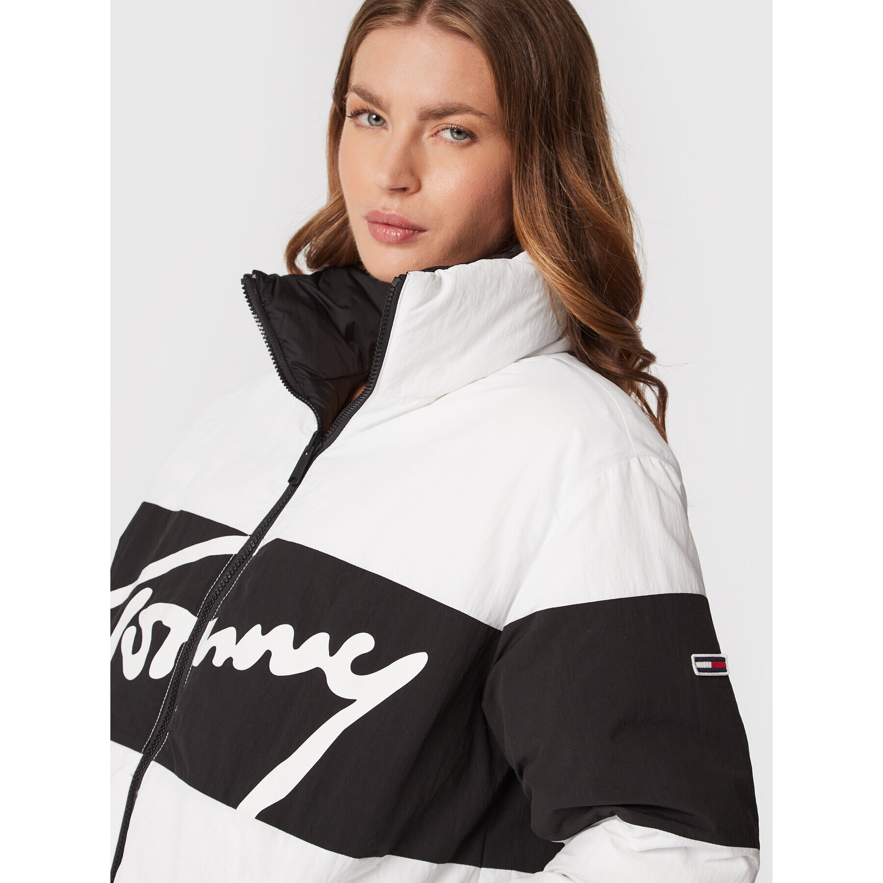 Tommy Jeans Vatovaná bunda Signature DW0DW14308 Biela Oversize - Pepit.sk