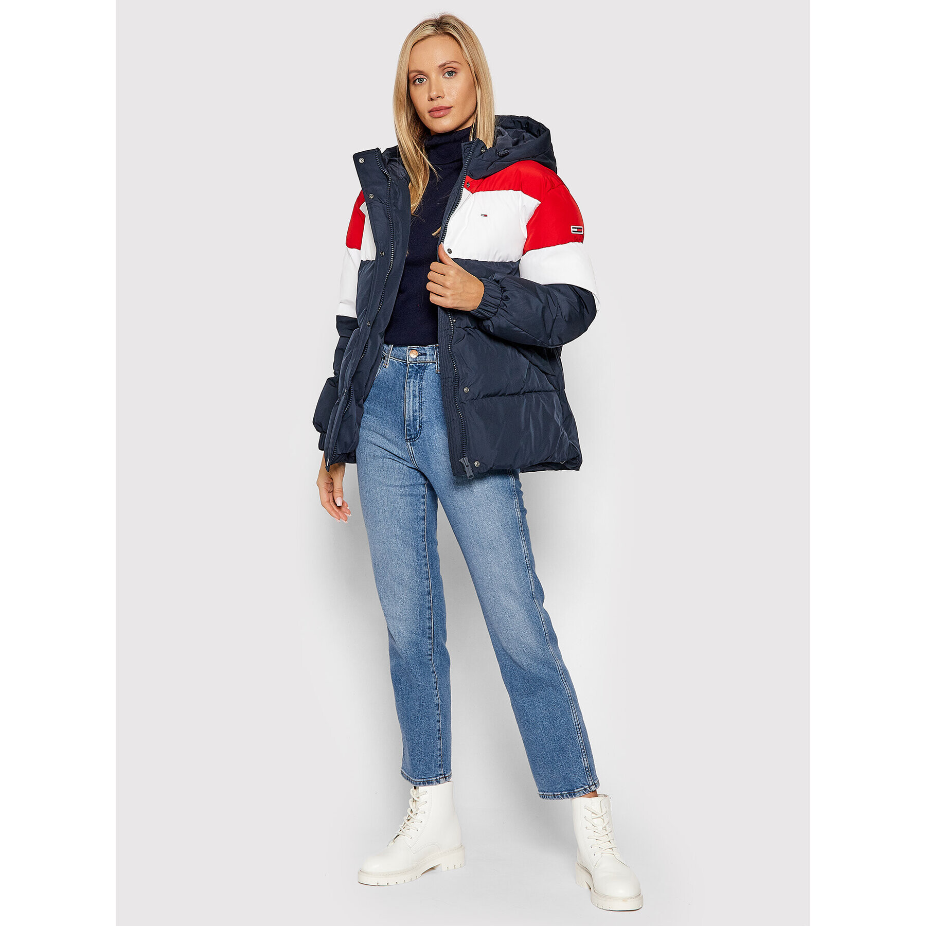 Tommy Jeans Vatovaná bunda Tjw Belsted Colorblock DW0DW11097 Tmavomodrá Regular Fit - Pepit.sk