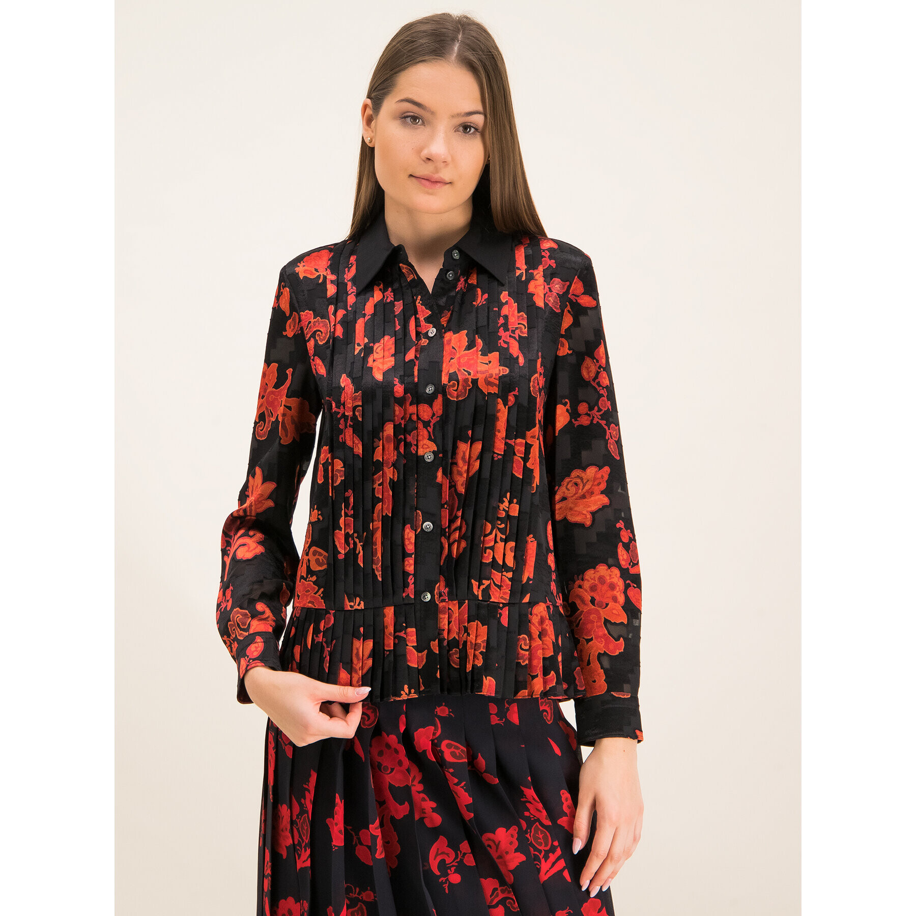 Tory Burch Košeľa Floral Print Pleated Shirt 61184 Čierna Regular Fit - Pepit.sk