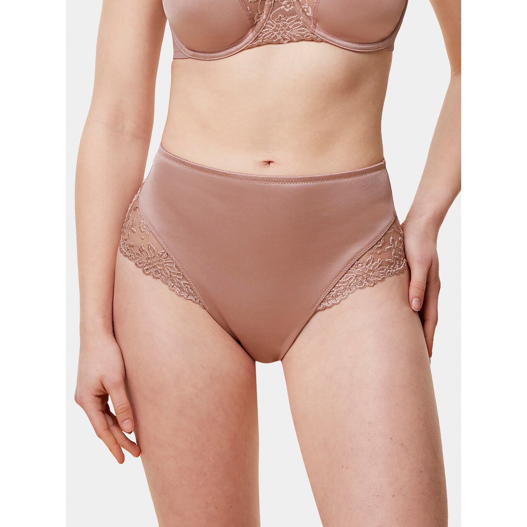 Triumph Klasické nohavičky s vysokým pásom Ladyform Soft Maxi 10210671 Béžová - Pepit.sk