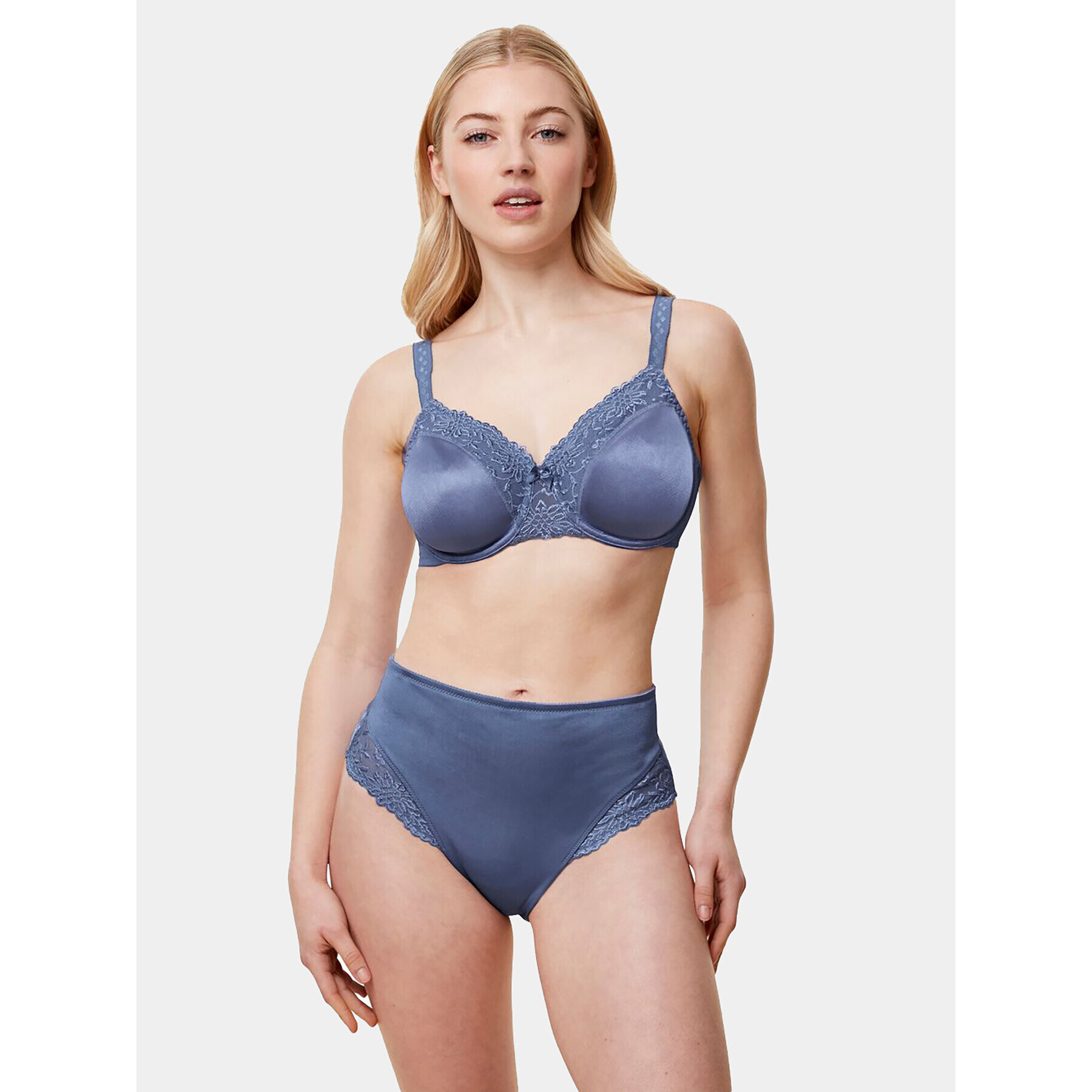 Triumph Klasické nohavičky s vysokým pásom Ladyform Soft Maxi 10210671 Modrá - Pepit.sk