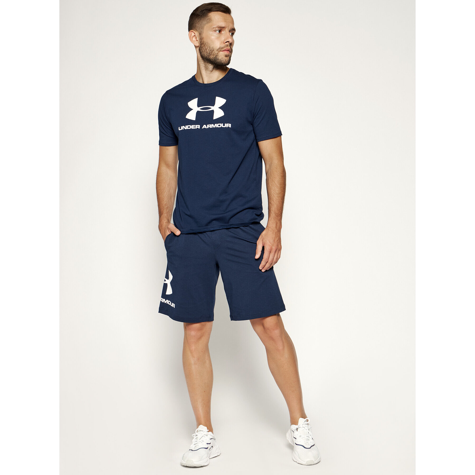 Under Armour Športové kraťasy Sportstyle Cotton Graphic 1329300 Tmavomodrá Regular Fit - Pepit.sk