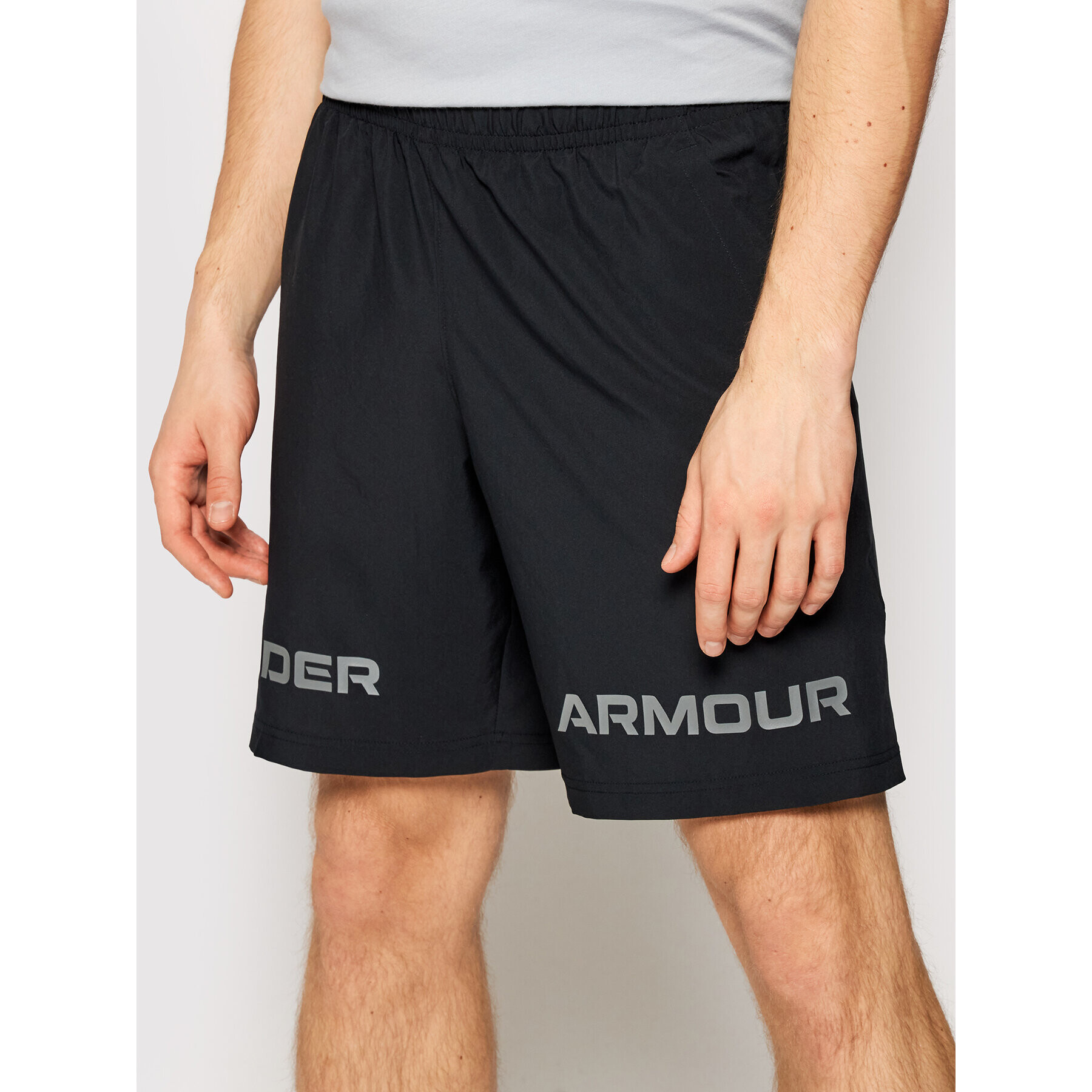 Under Armour Športové kraťasy Woven Graphic Wordmark 1361433 Čierna Loose Fit - Pepit.sk