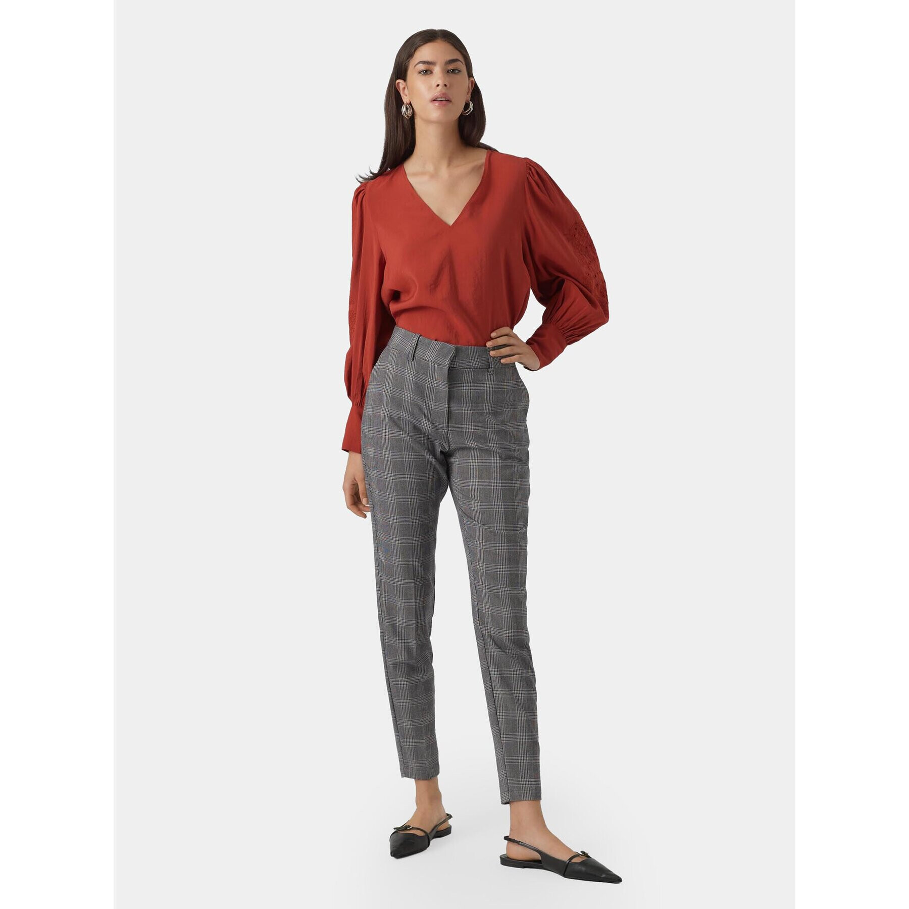 Vero Moda Chino nohavice Malin 10299890 Sivá Tapered Fit - Pepit.sk