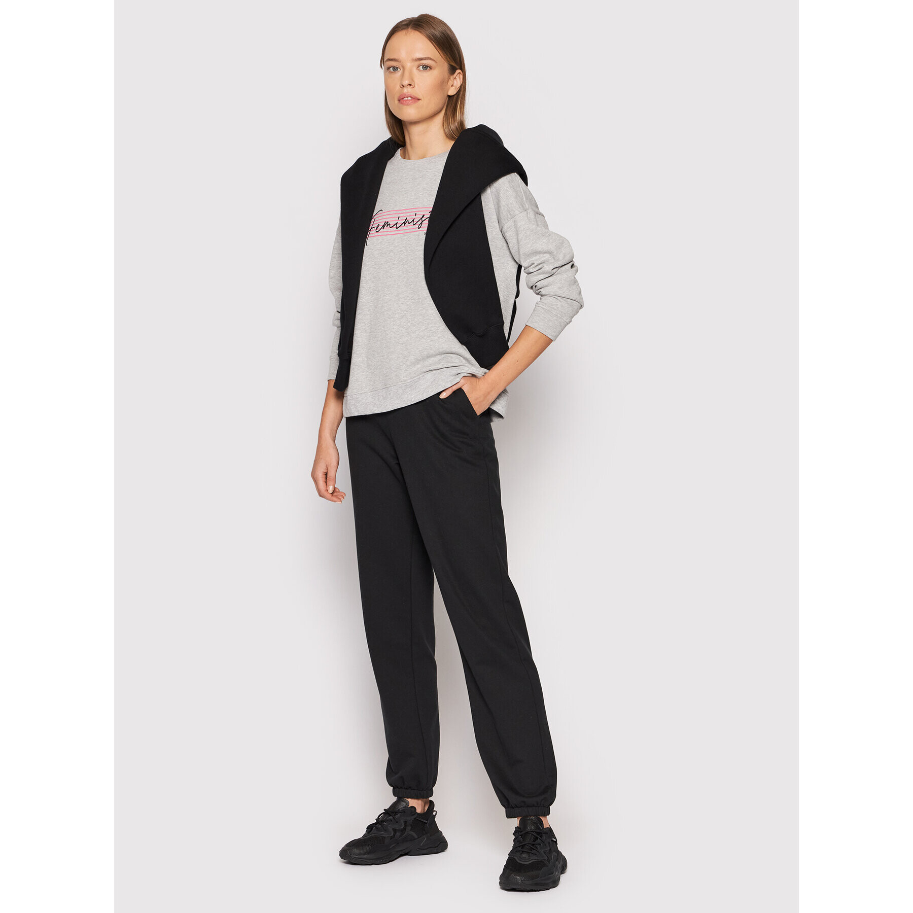 Vero Moda Mikina Feminist 10262913 Sivá Relaxed Fit - Pepit.sk