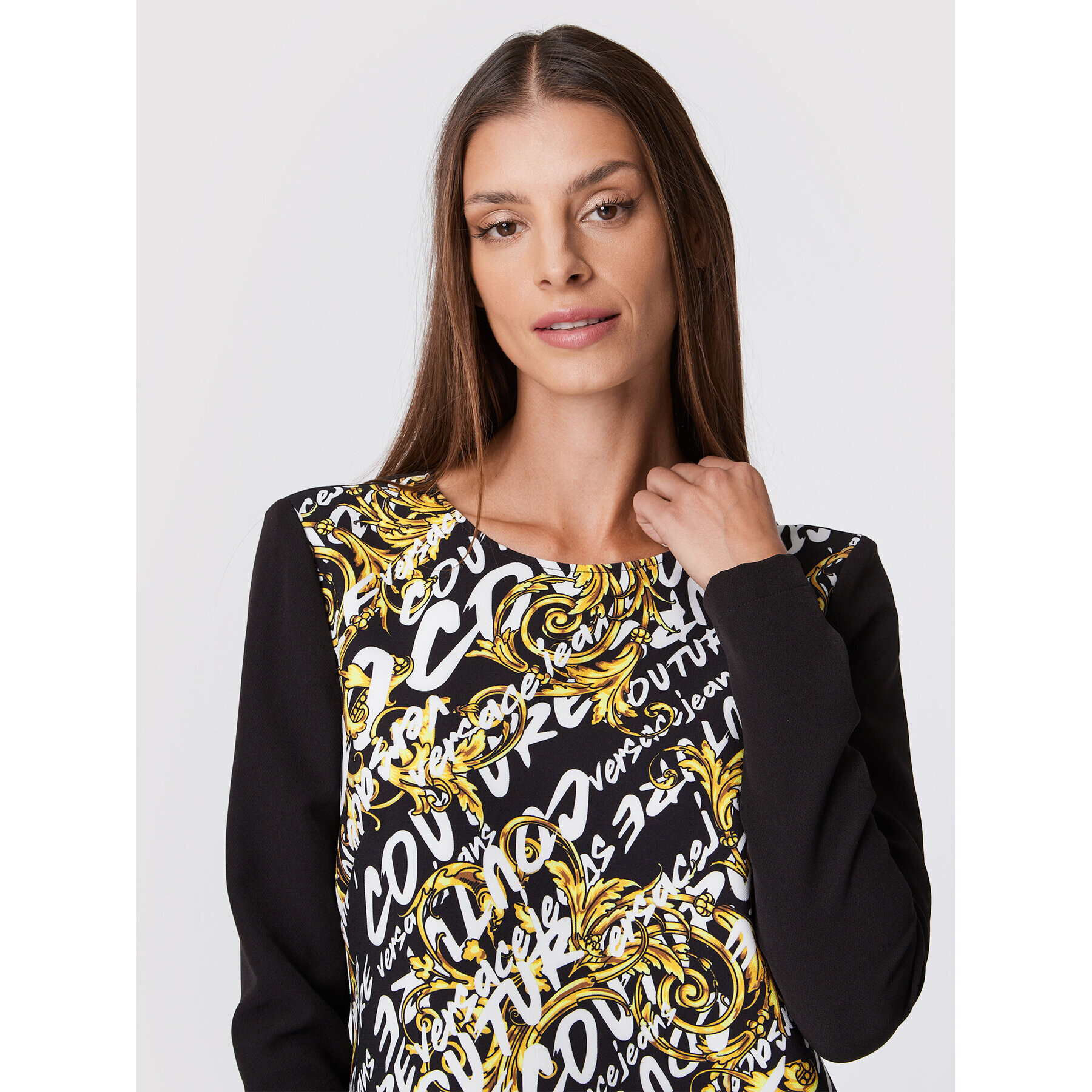 Versace Jeans Couture Každodenné šaty Cady Print 73HAO921 Čierna Regular Fit - Pepit.sk