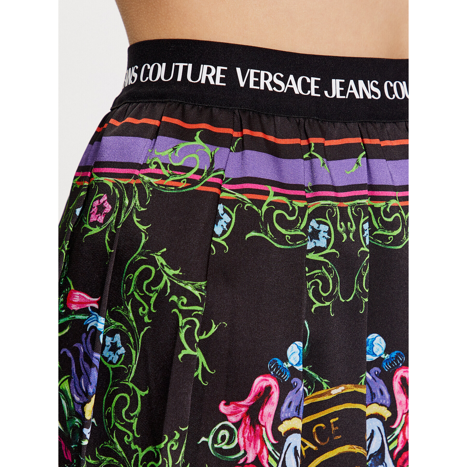 Versace Jeans Couture Plisovaná sukňa 74HAE813 Čierna Regular Fit - Pepit.sk