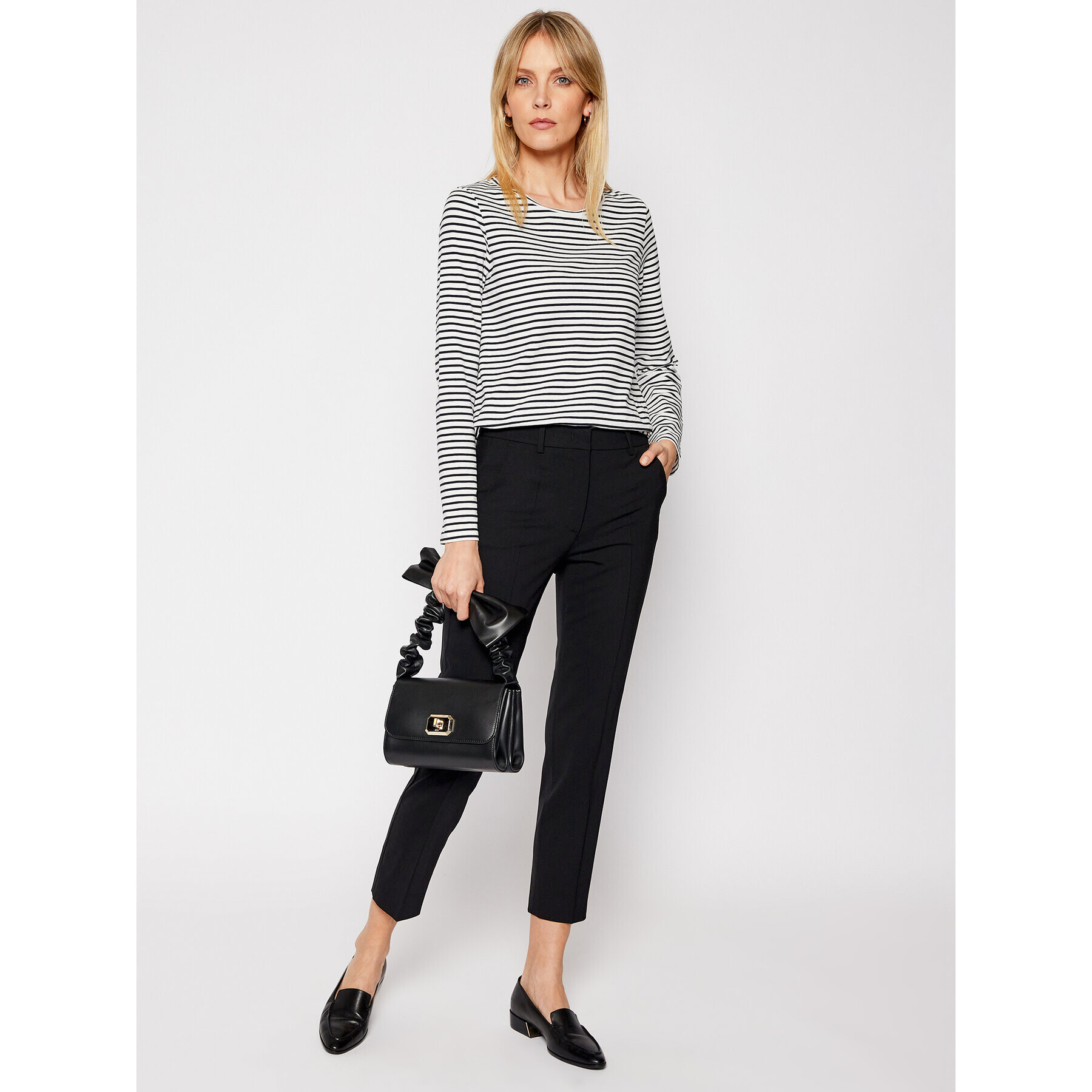 Weekend Max Mara Chino nohavice Antille 51311017 Čierna Regular Fit - Pepit.sk