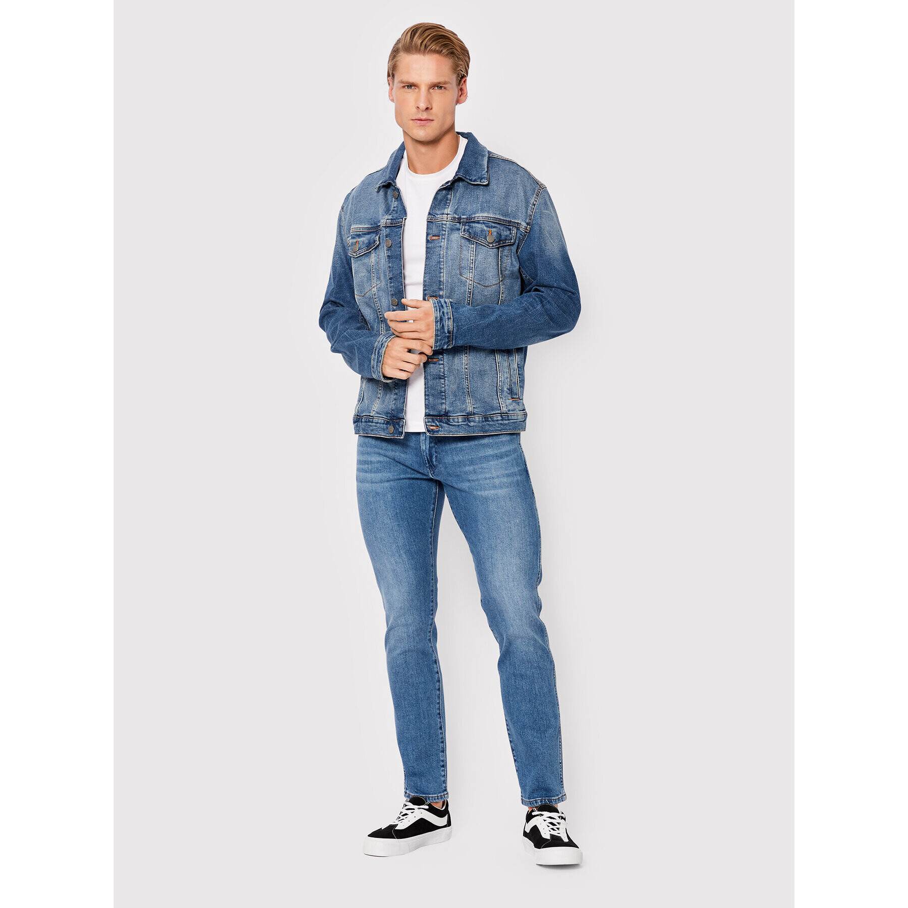 Wrangler Džínsy Larston W18SJX21Y Modrá Slim Tapered Fit - Pepit.sk